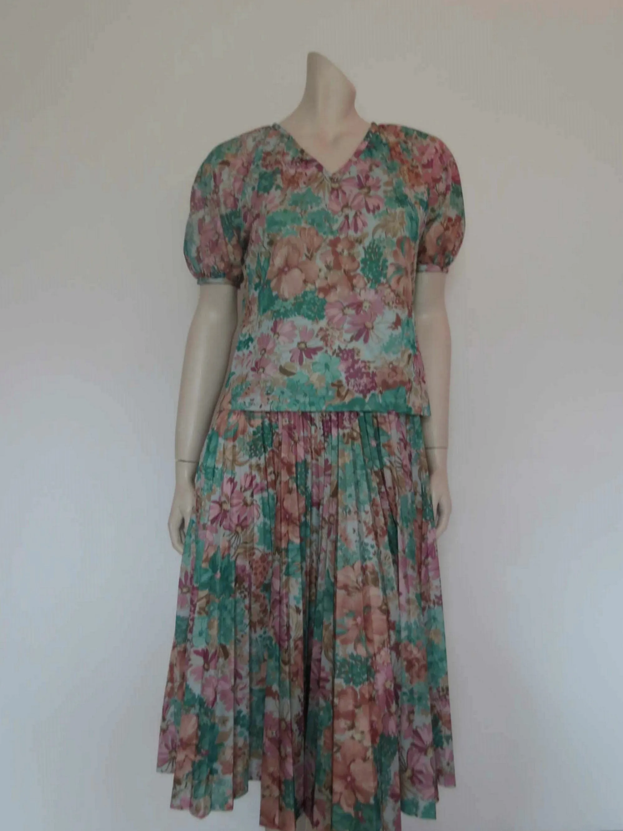 1970s Green Floral Pleated Dress by Janelle - Bust 89 cm