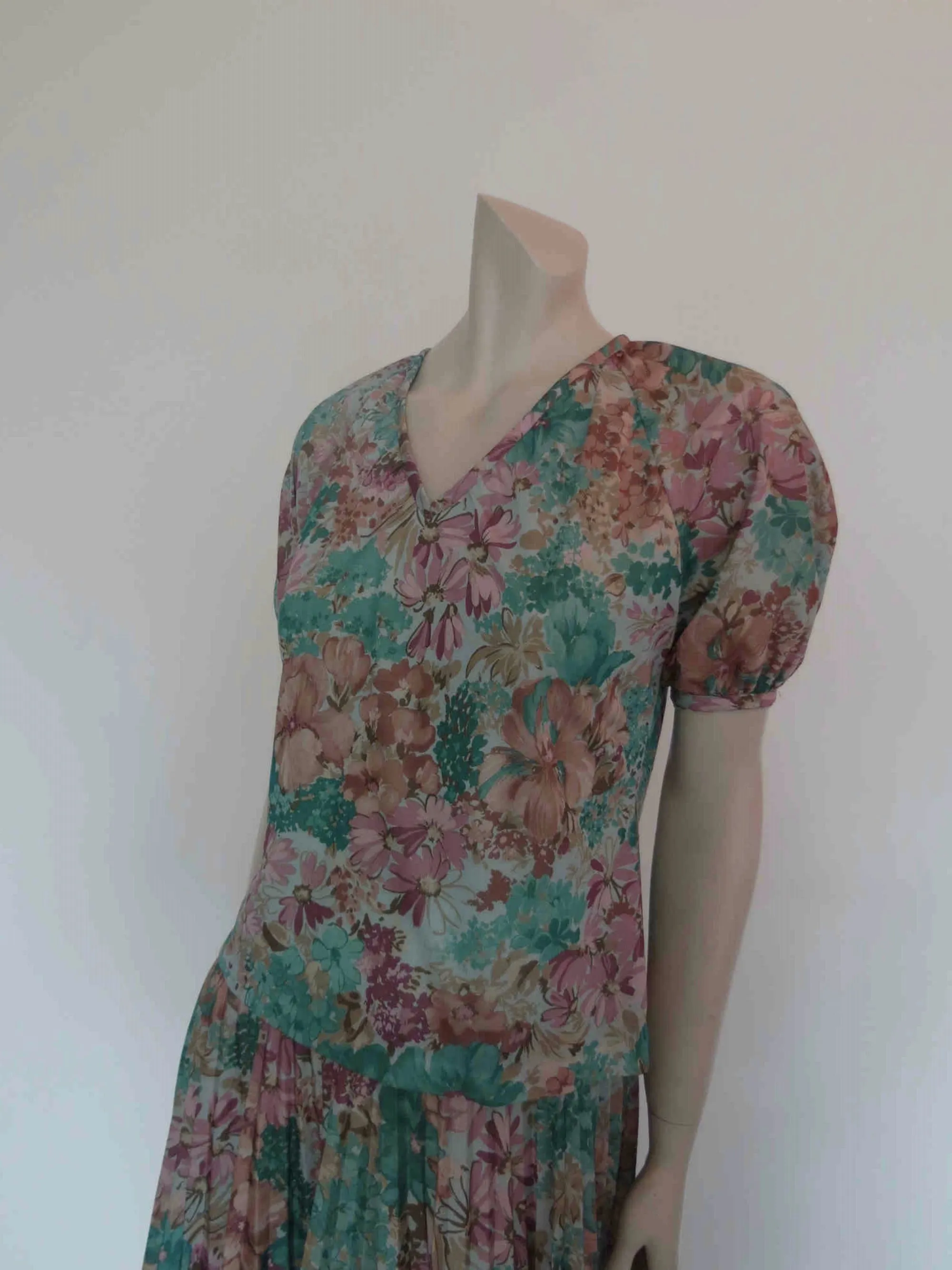 1970s Green Floral Pleated Dress by Janelle - Bust 89 cm