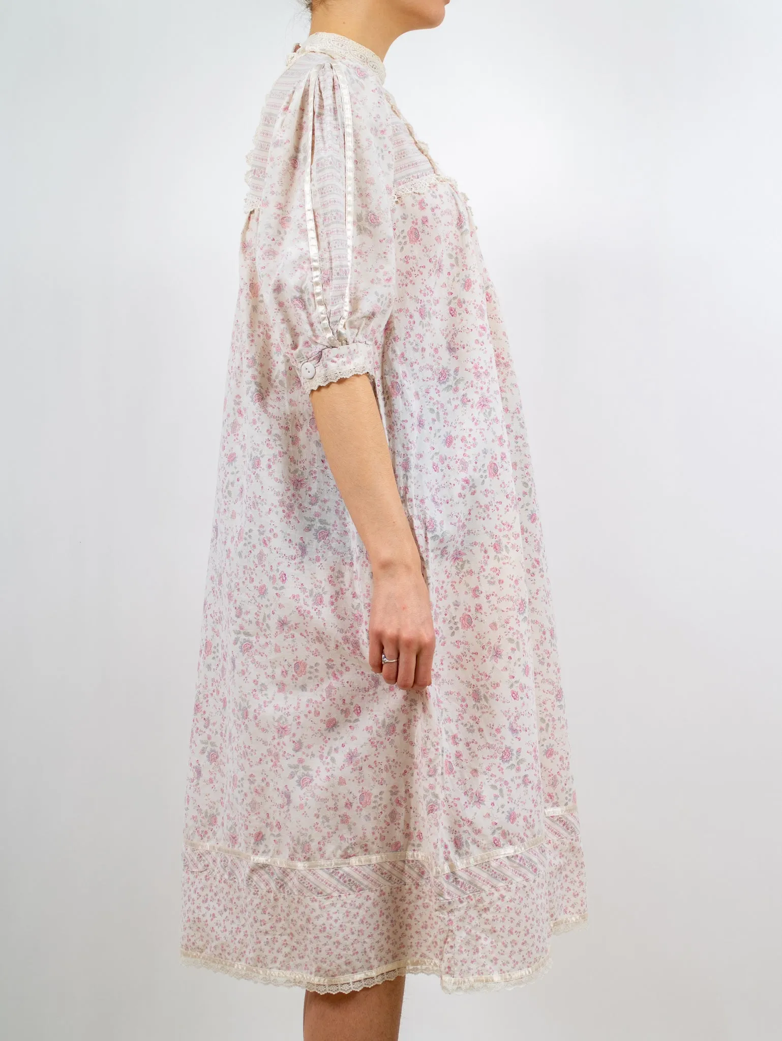 1970's pale floral frock