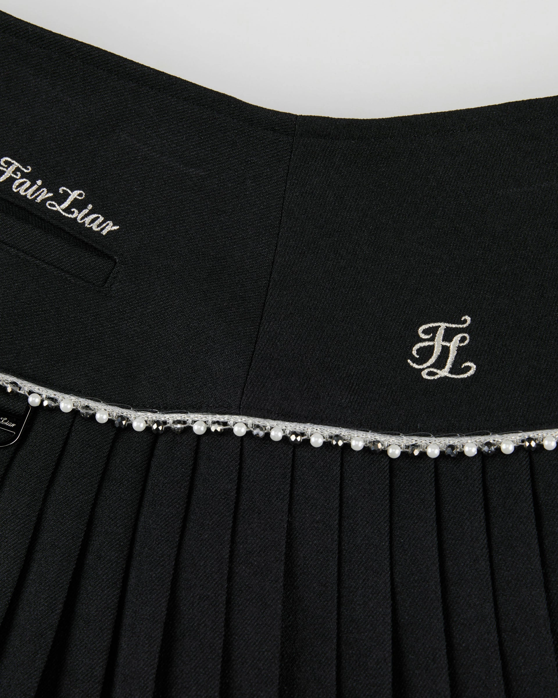 [FL Signature] Pearl & Bead Flare Pleated Skirt - Black Light Fabric