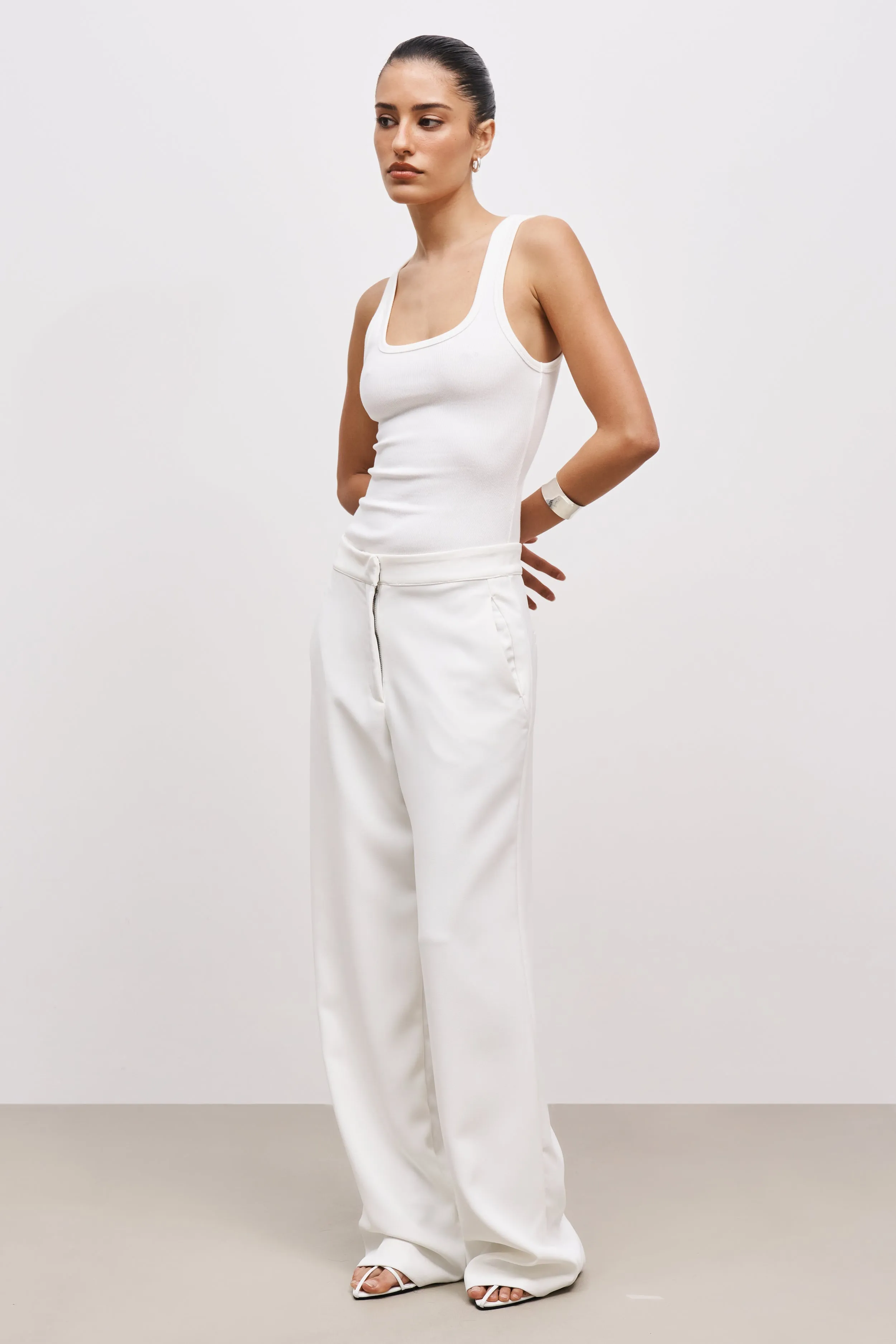 Thermal Regulating Fabric Ribbed Scoop Neck Vest - Ivory