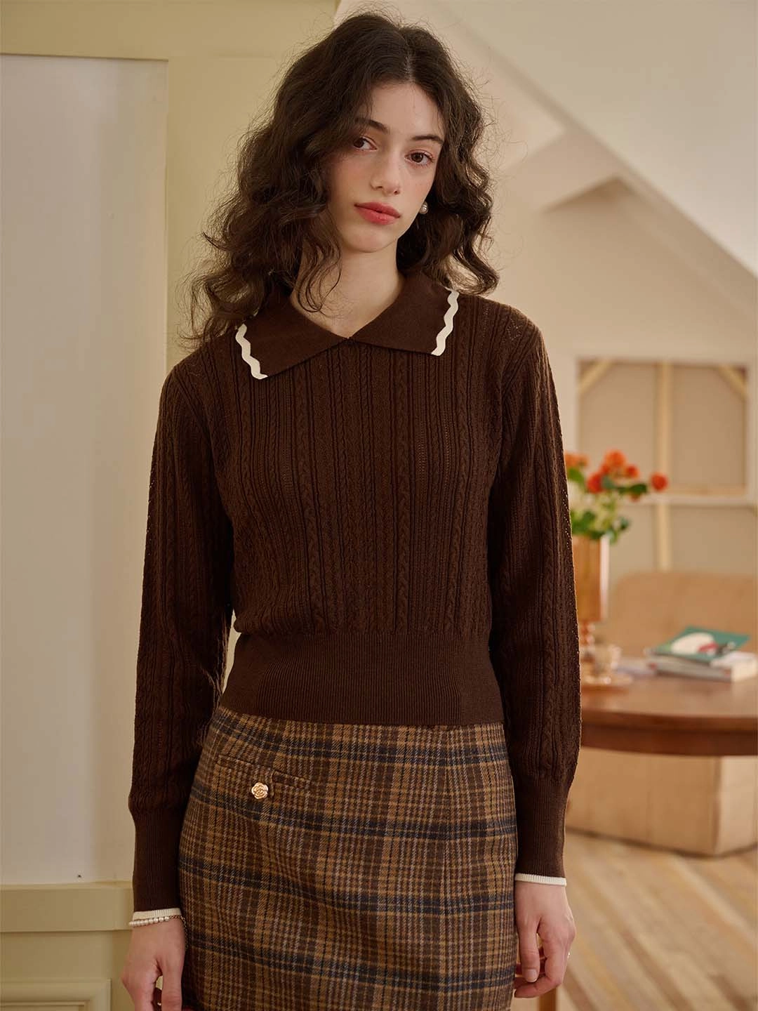 Shrink Resistant Process Maria Contrast Wavy Lapel Knitted Sweater