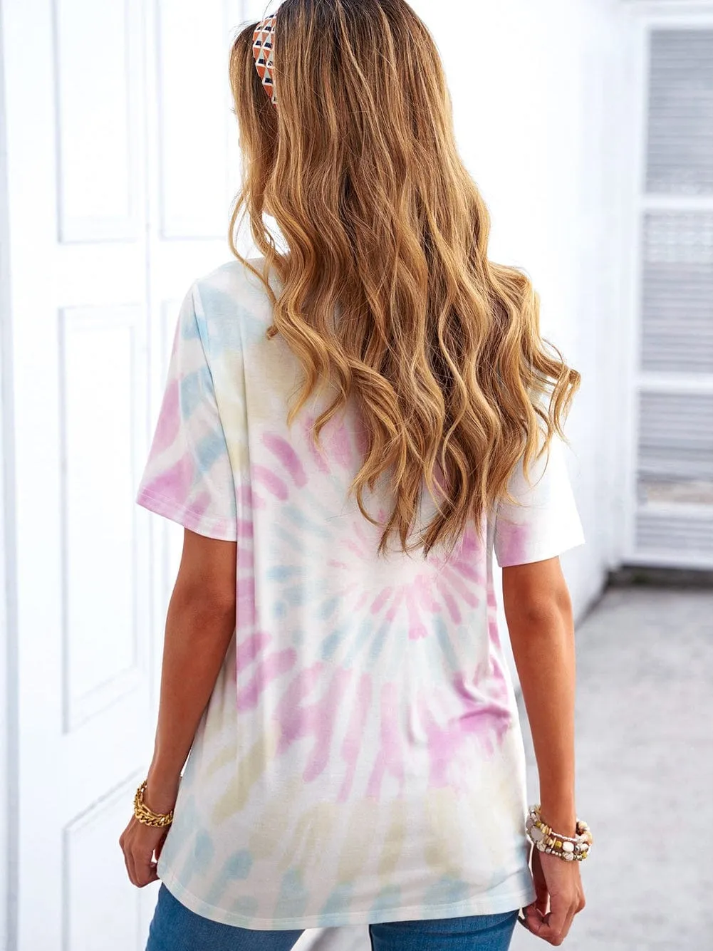 ADVENTURE AWAITS Tie-dye Print T-shirt