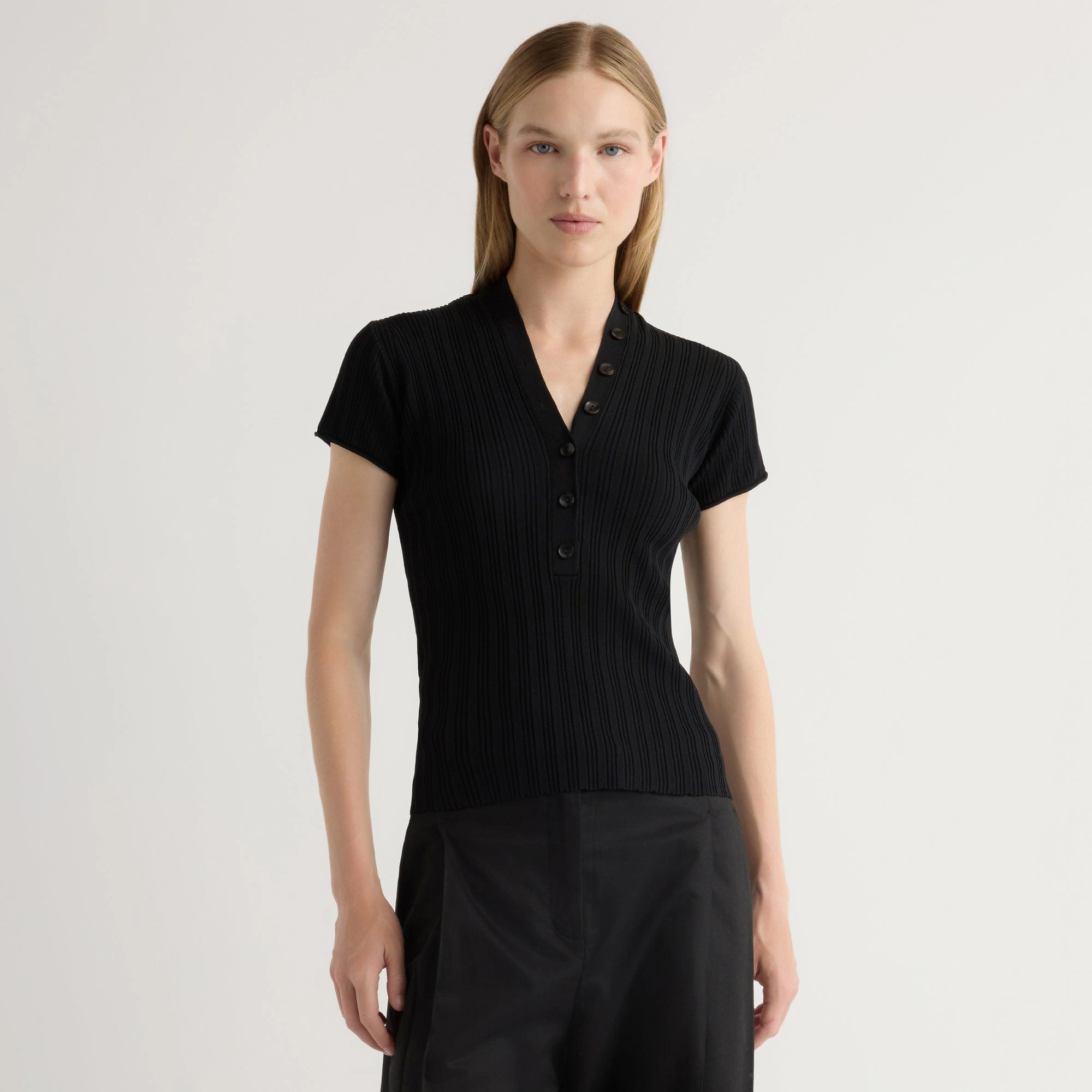 Jeni Button V-Neck Sweater Top Cooling Technology Classic Crew Neck