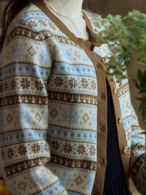 Aleah SR Exclusive Design Snowflake Jacquard Fair Isle Crew Neck Sweater Cardigan City Warmth Go-To Fit
