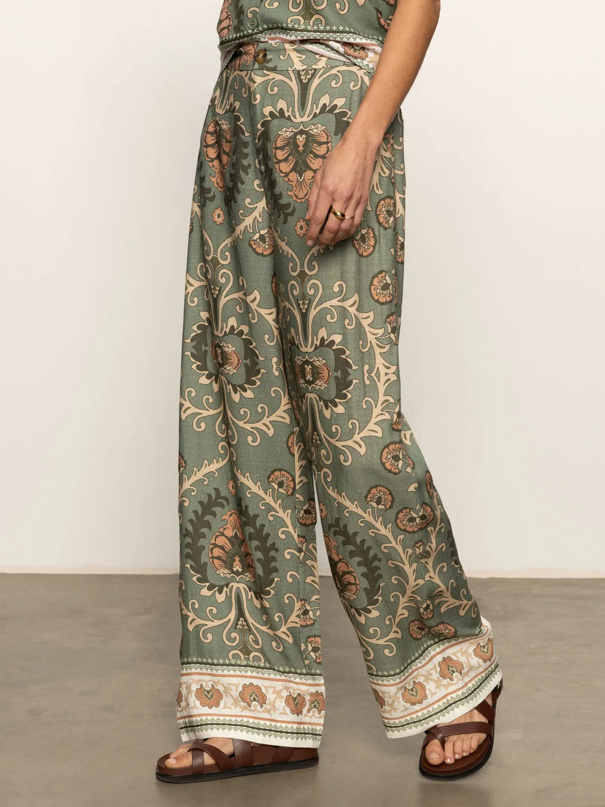 Lightweight Layer The Soft Semi High Rise Trouser Mezzo Sage