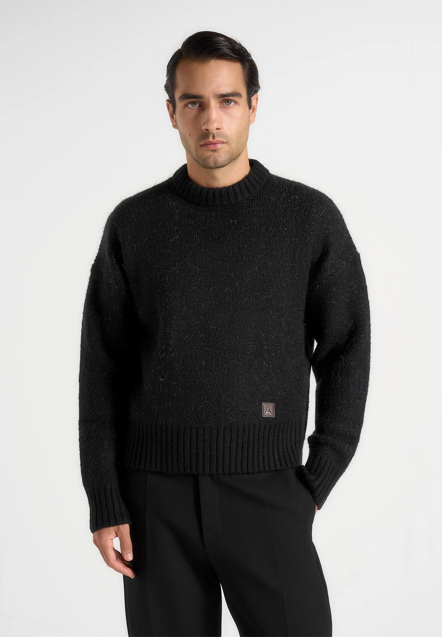 Kamil - Art Slogan Brushed Wool Knit Jumper - Black Layered Knit Structure Indoor style