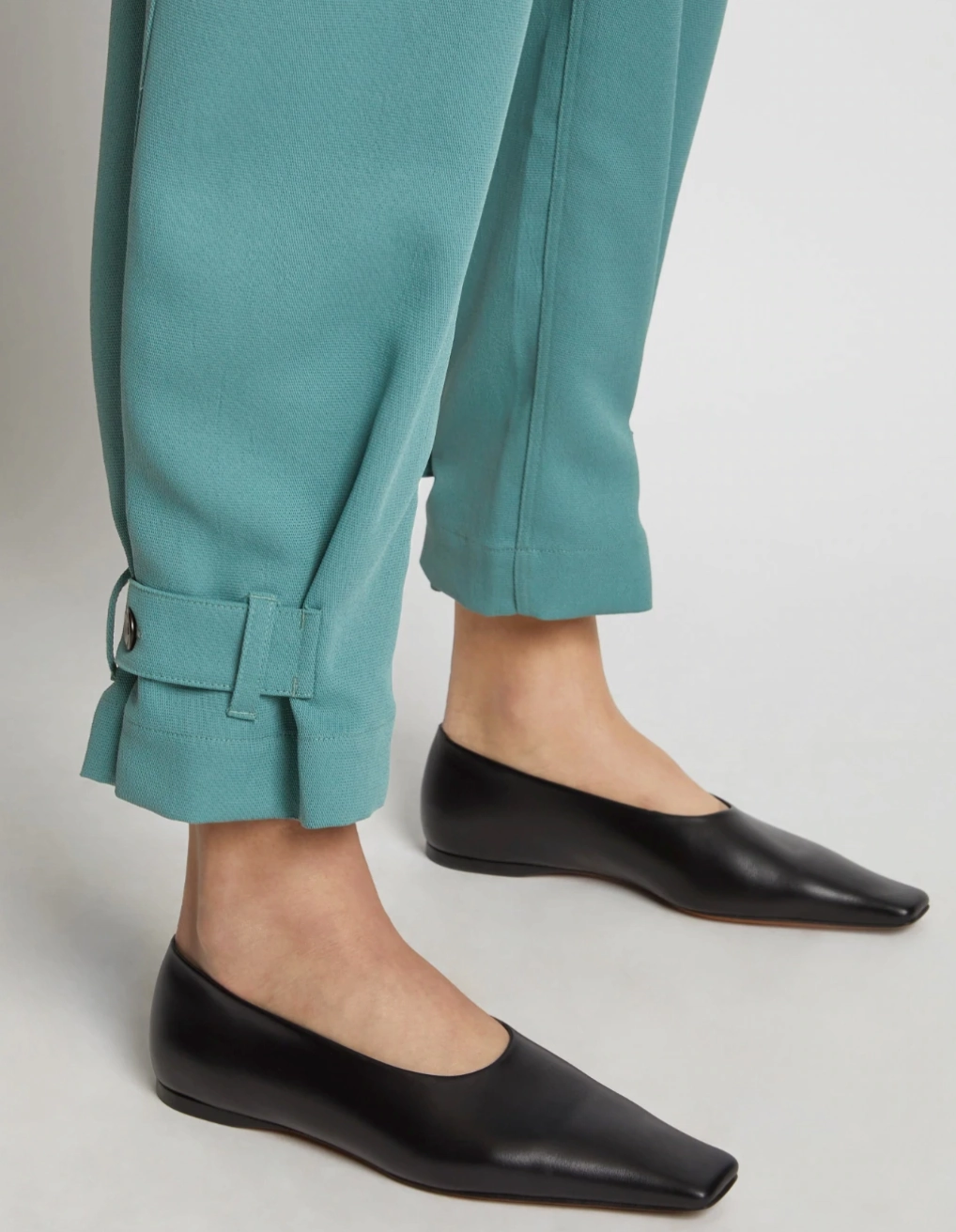 Simple Cut HiddenDrawcord Belted Rumple Pique Pant