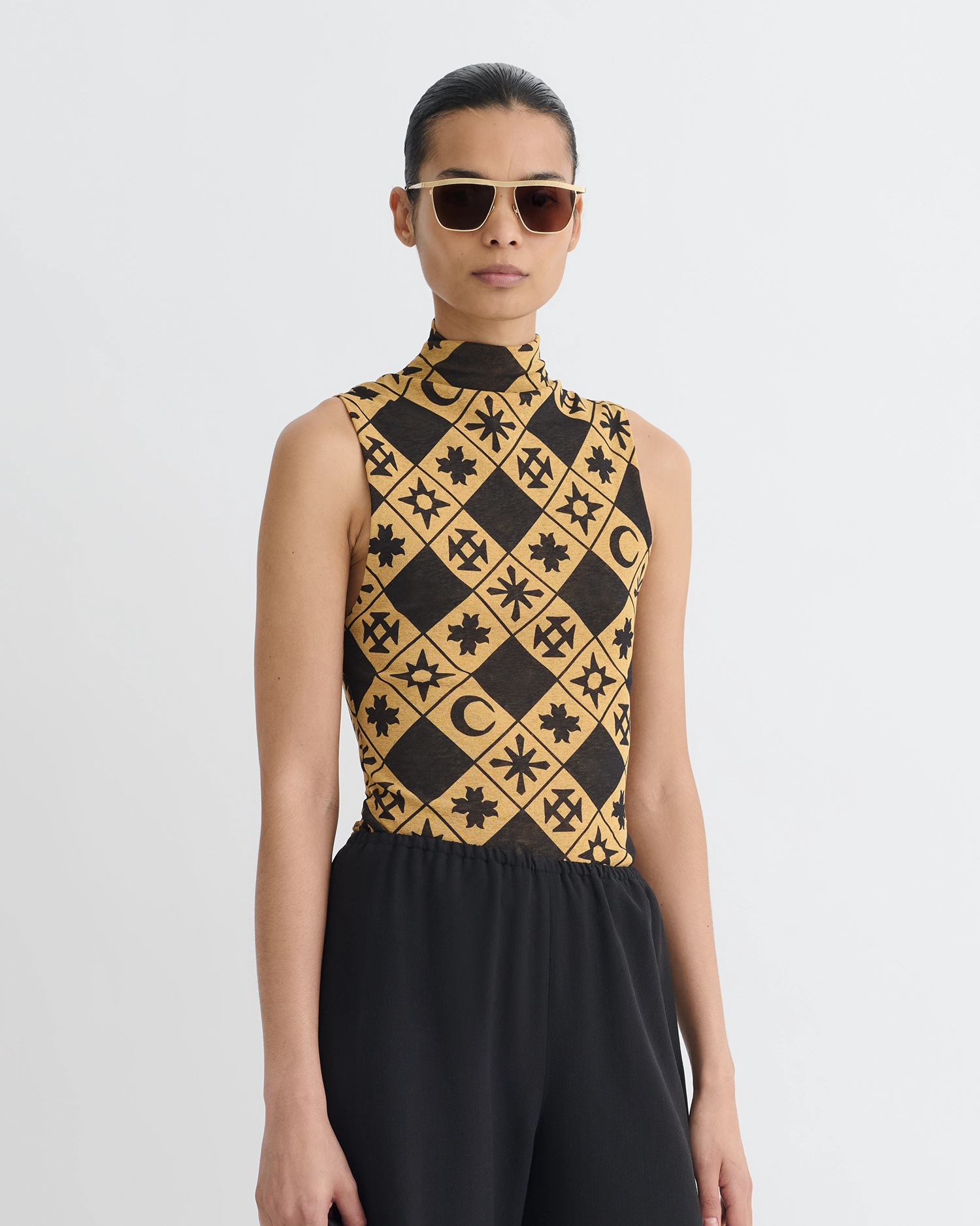 VentilatedBackPanel Annyka - Printed Mesh Jersey Top - Symbol Tile Oak