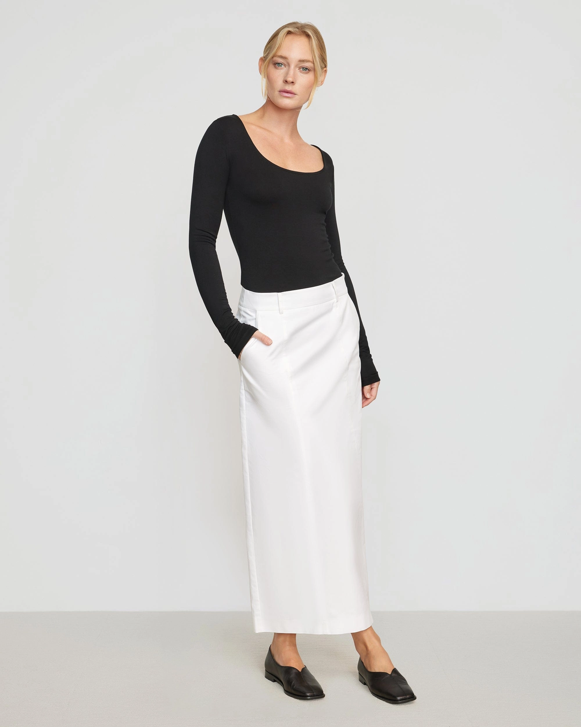 Skyler Square-Neck Long-Sleeve Tee Sweat Absorbing Lining