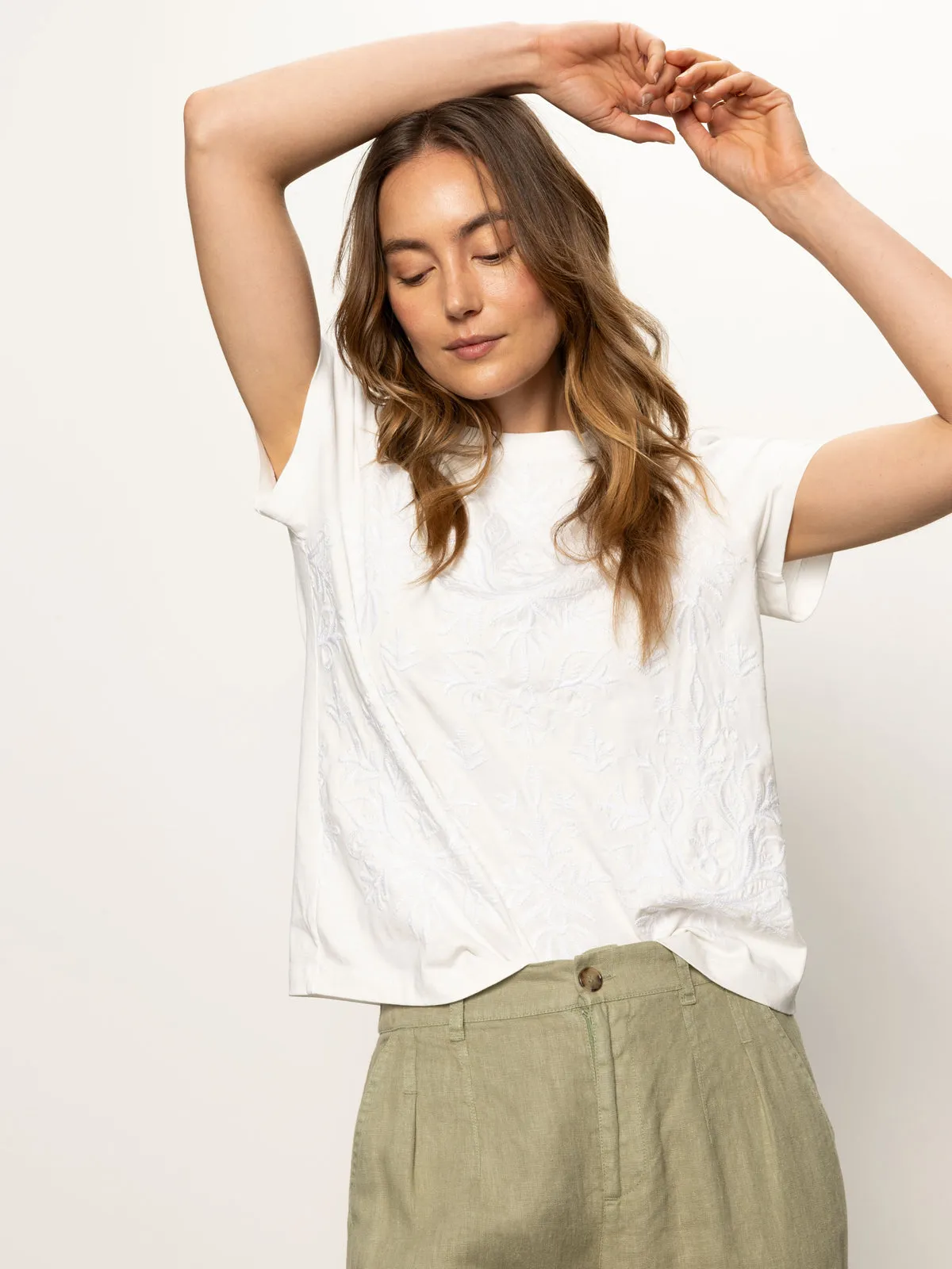 Embroidered Perfect Tee White Slim fit sleekness Essential Clothing