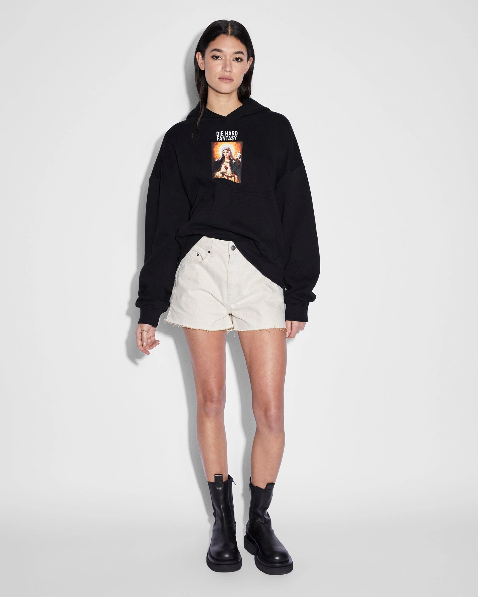 DIE HARD SLOUCH HOODIE BLACK Snug feel