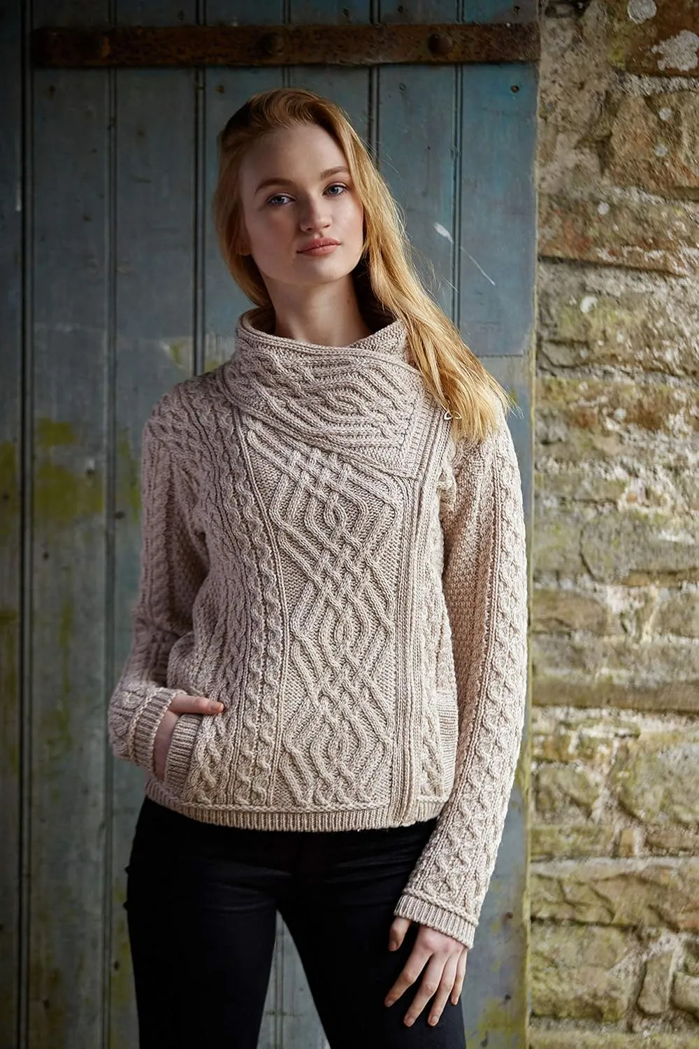 Aran Crafts Women's Irish Cable Knitted Wool Side Zip Cardigan (100% Merino Wool)