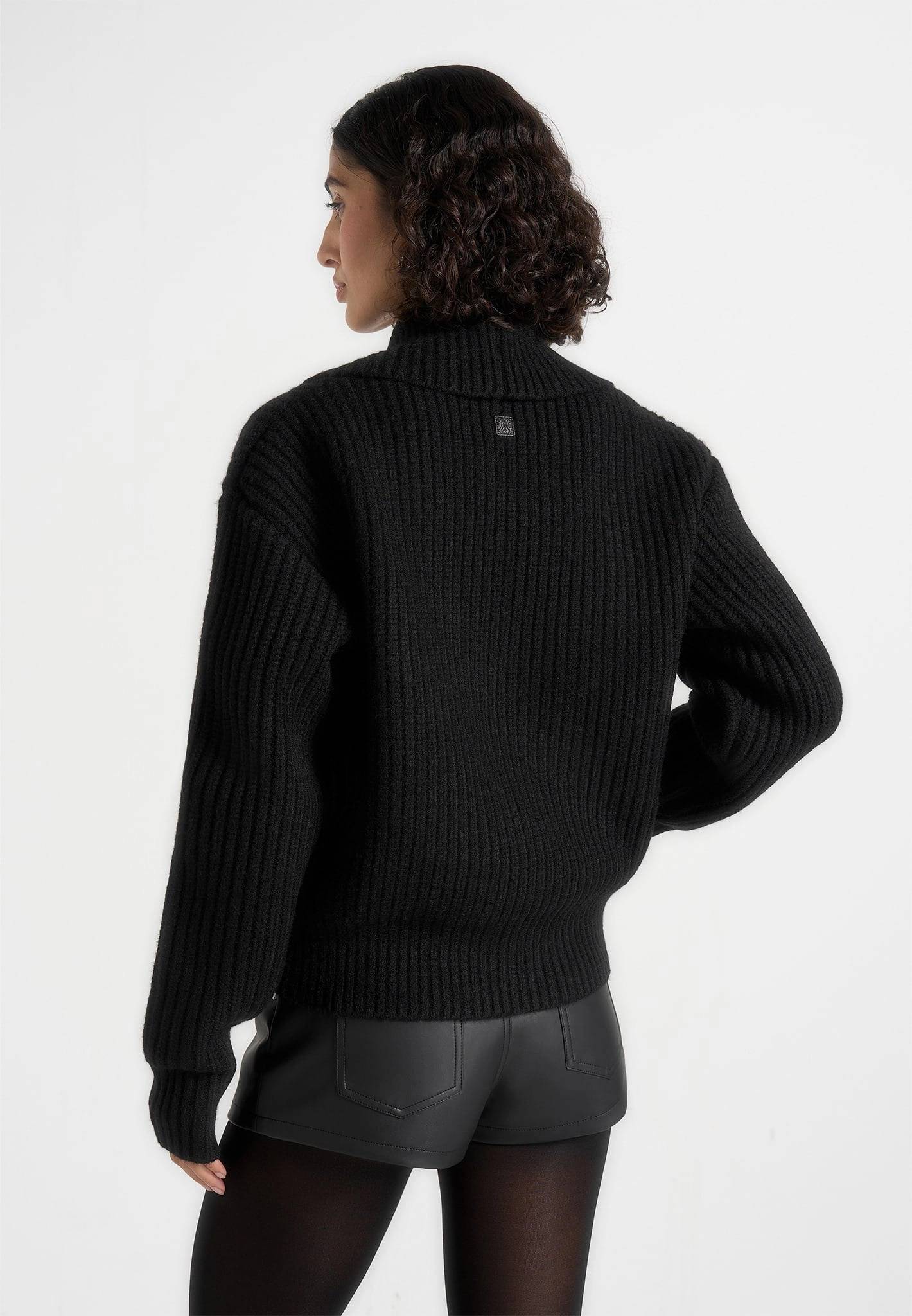 Azra - Plunge Knit Jumper - Black Basic Style