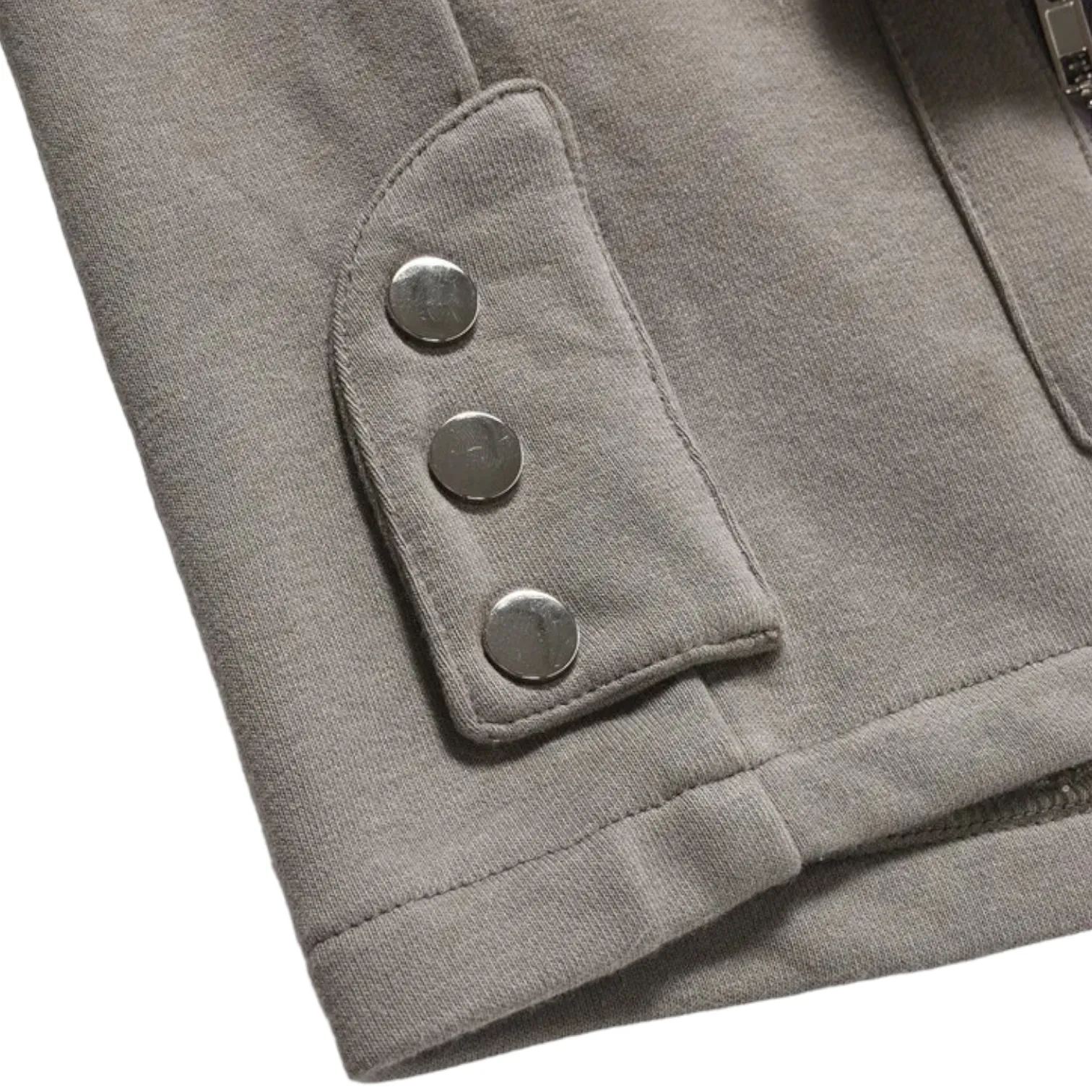 Baggy fit multi pocket drawstring sweat short