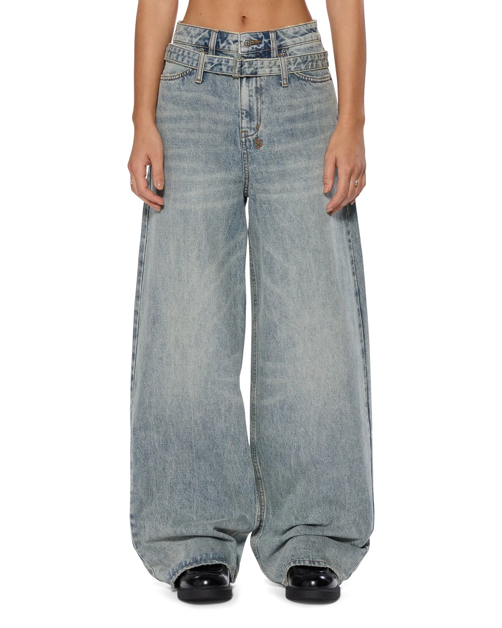 BAGGY JEAN ECHOES Chill Outfit Spring Mood Party Look Classic Wear