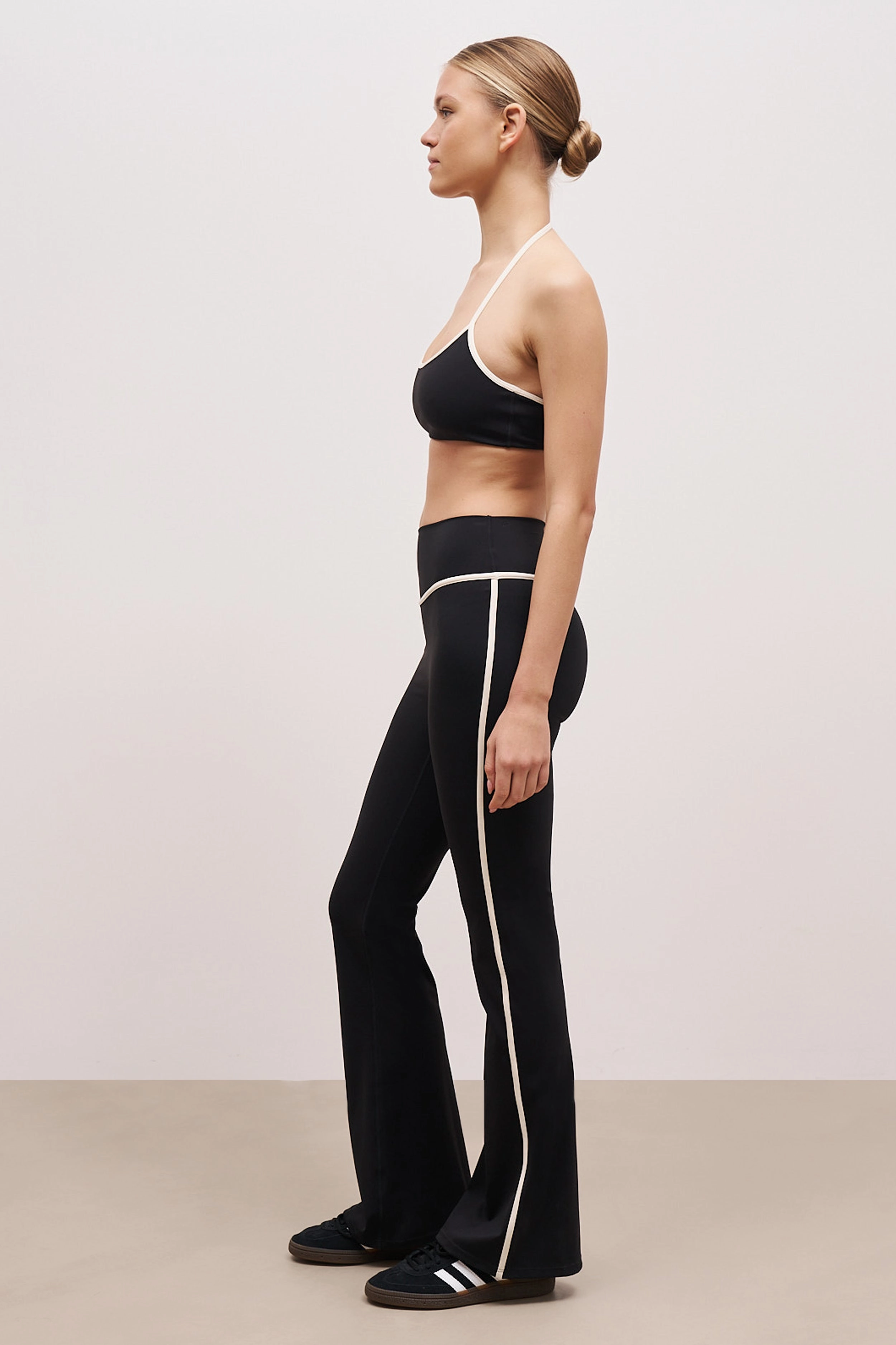 Base Contrast Trim Flared Leggings - Black/Tofu PreWashed