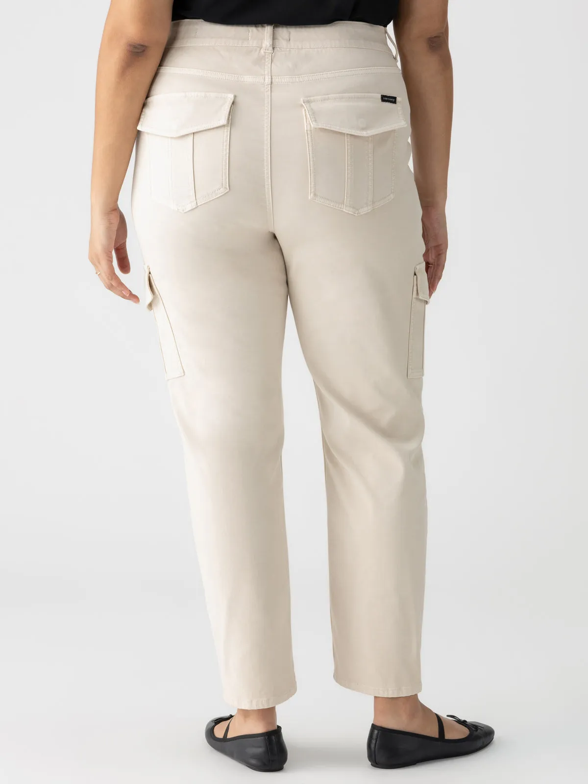 Shape Retention Sculpted Hayden Cargo Standard Rise Pant Toasted Almond Extended Sizing