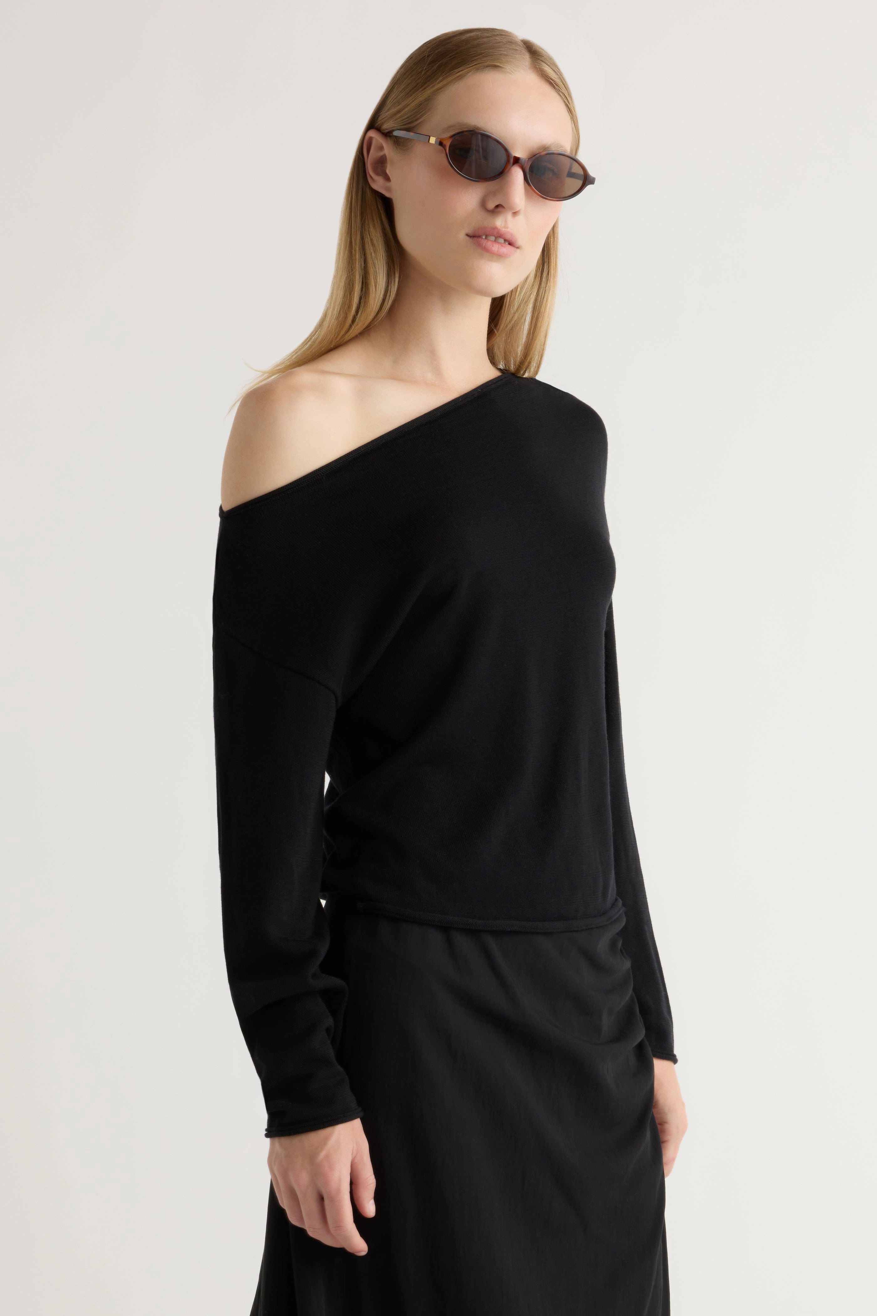 Minimalist Style Stylish Layer Hachi Tencel-Wool Off-Shoulder Sweater