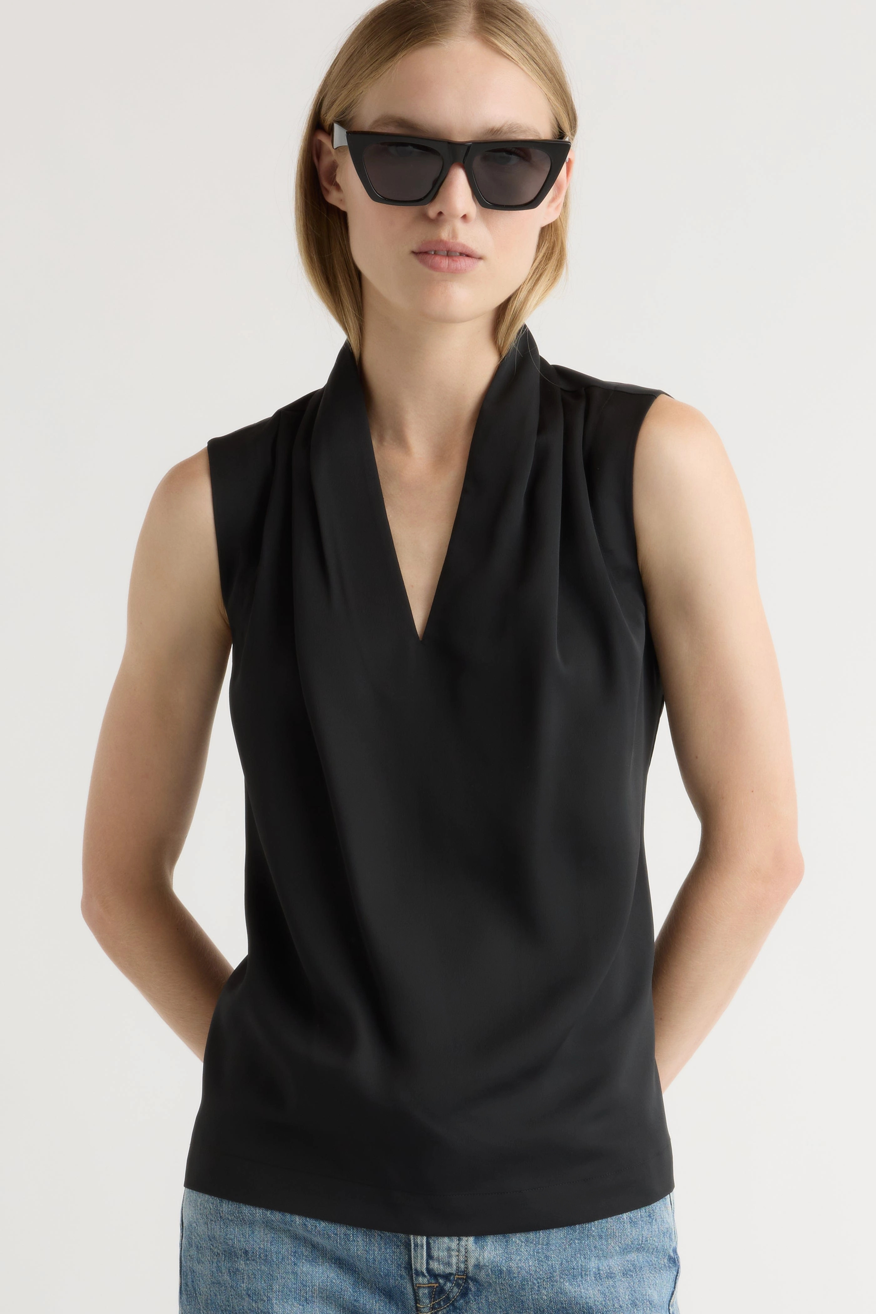 PreWashed Ribbed Collar Design Jae V-Neck Sleeveless Blouse