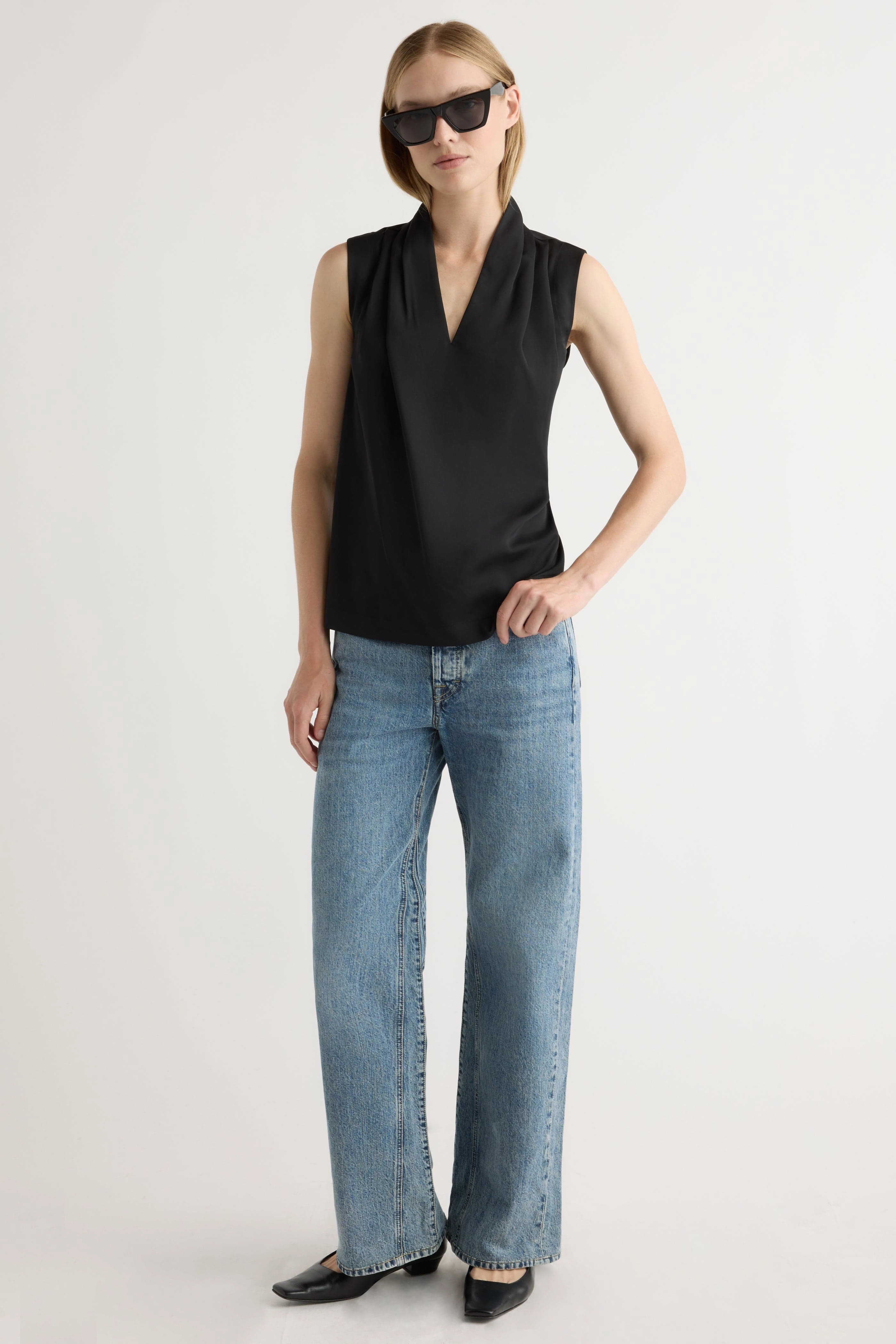Jae V-Neck Sleeveless Blouse AntiPilling Surface ReinforcedShoulderConstruction