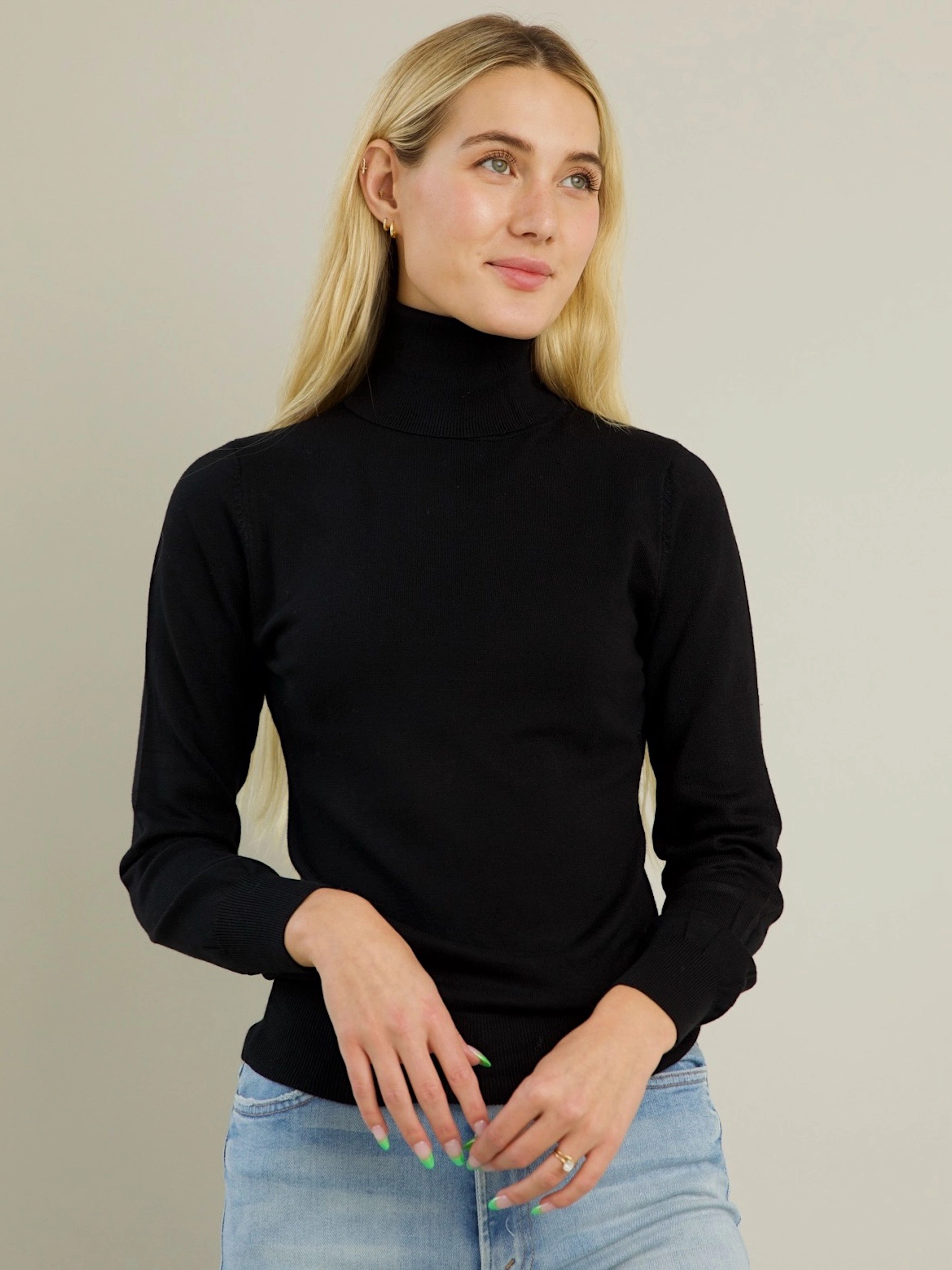 SoftTouch Material WideRibbed Texture Blythe Turtleneck - Black