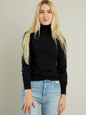 Blythe Turtleneck - Black Relaxed Layer Crisp Design