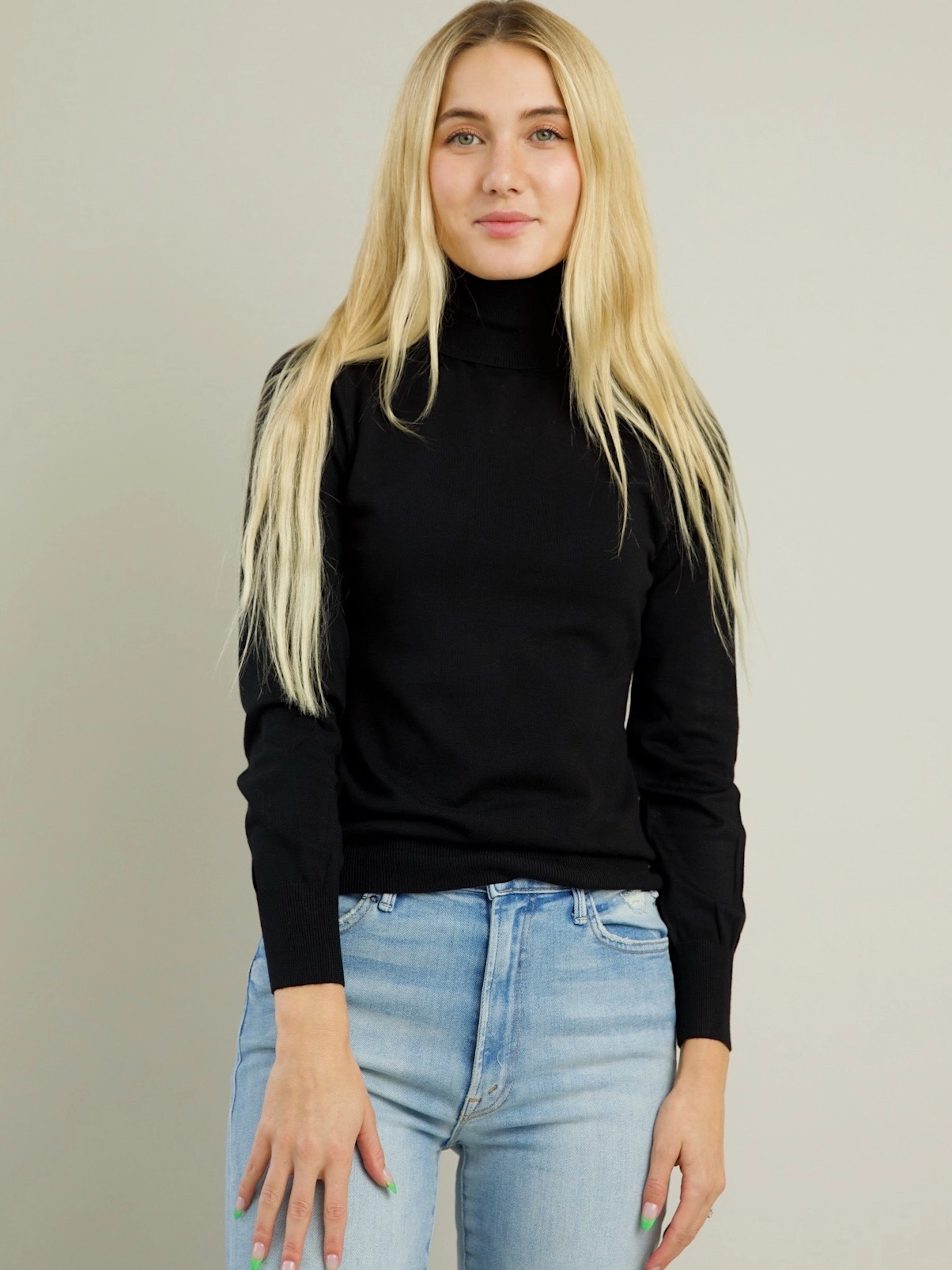 Under Cover Blythe Turtleneck - Black