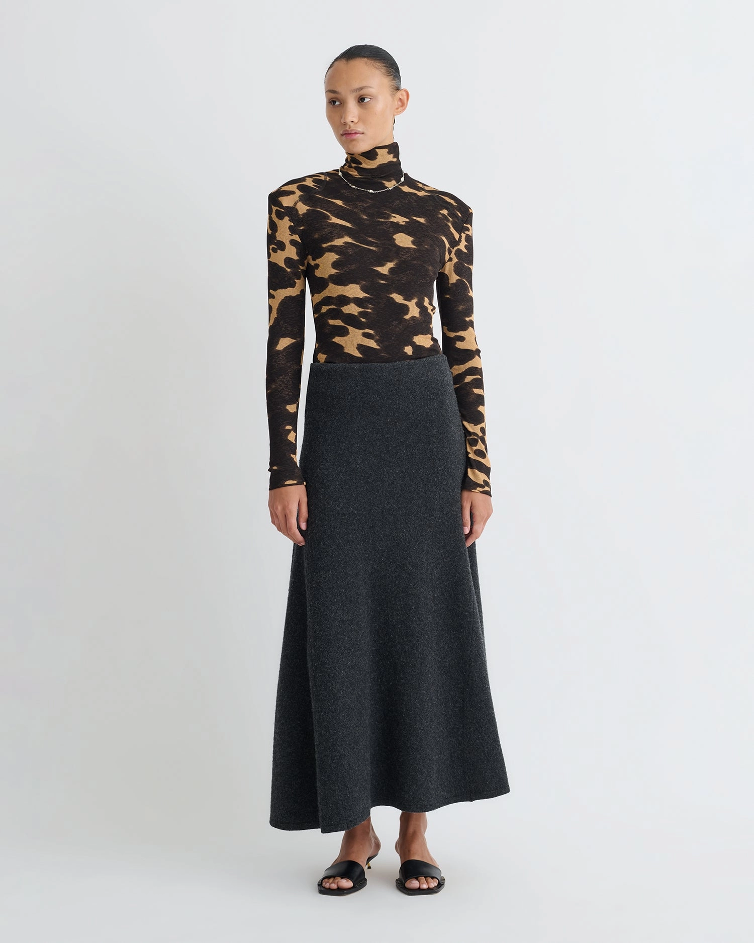 ReinforcedShoulders Simple Dress Nayeli - Mesh Jersey Long Sleeved Top - Midnight Mocha Apricot