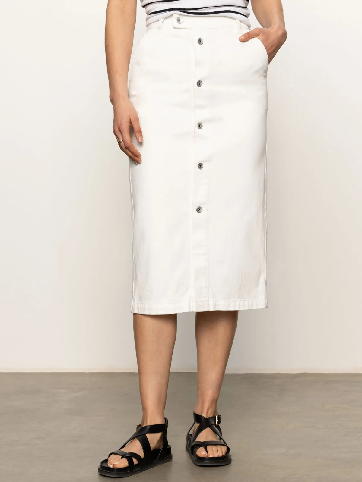 Trendy Cut Breathable Stretch Carrier Denim Skirt Bleached White