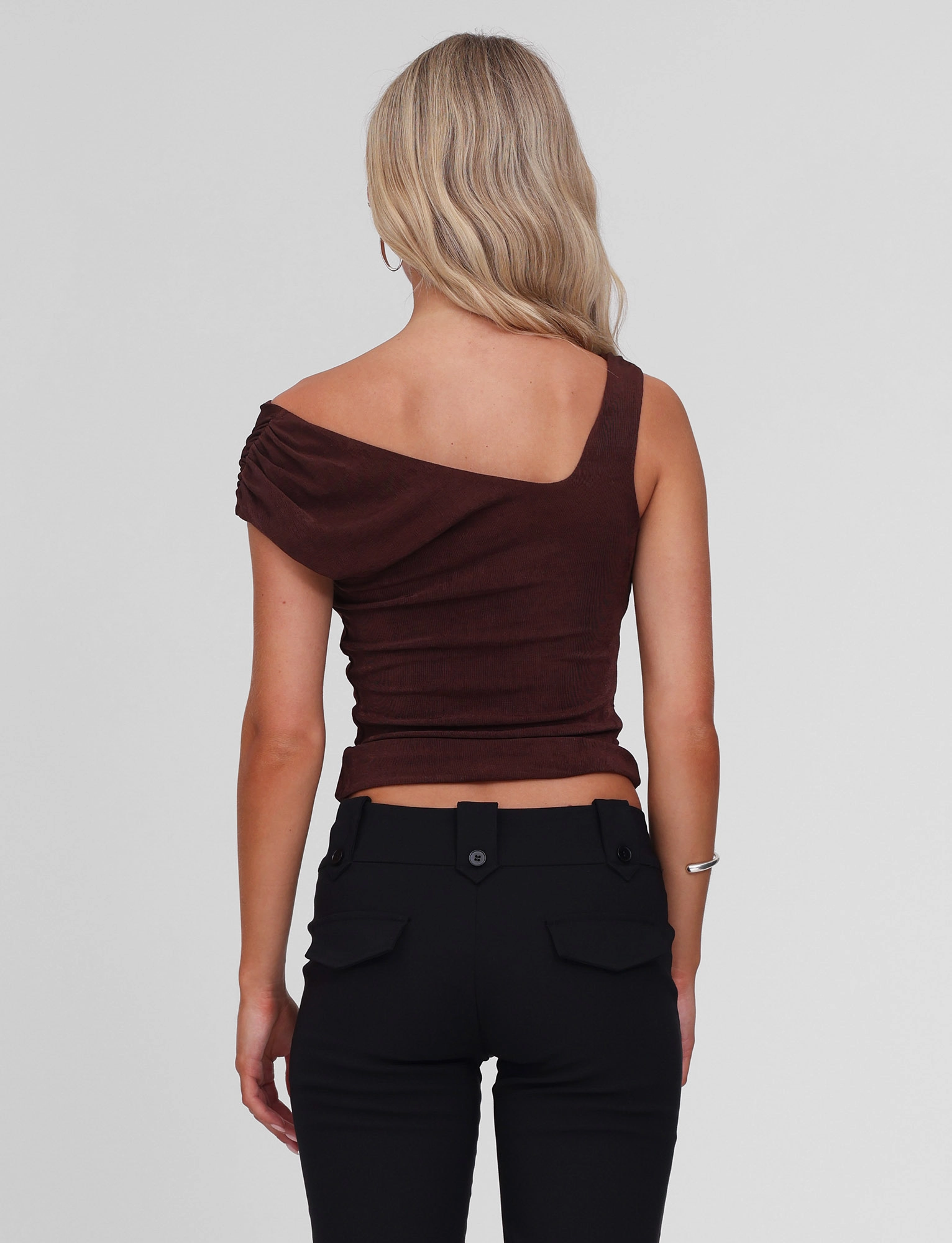 Reinforced Stitching Comfortable fit CASSIAN TOP - CHOCOLATE