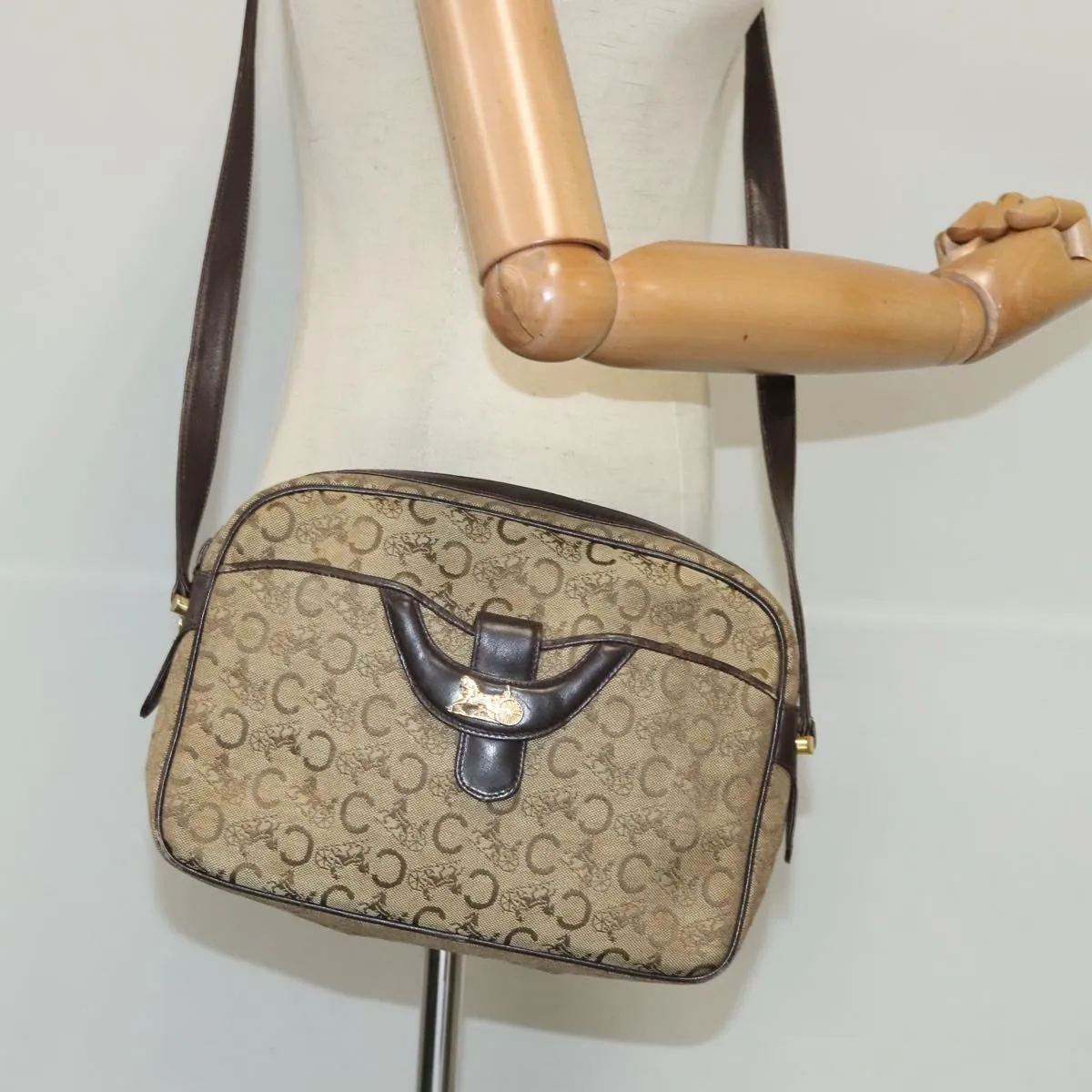 CELINE C Sulky Shoulder Bag Beige Dark Brown Gold bs19149