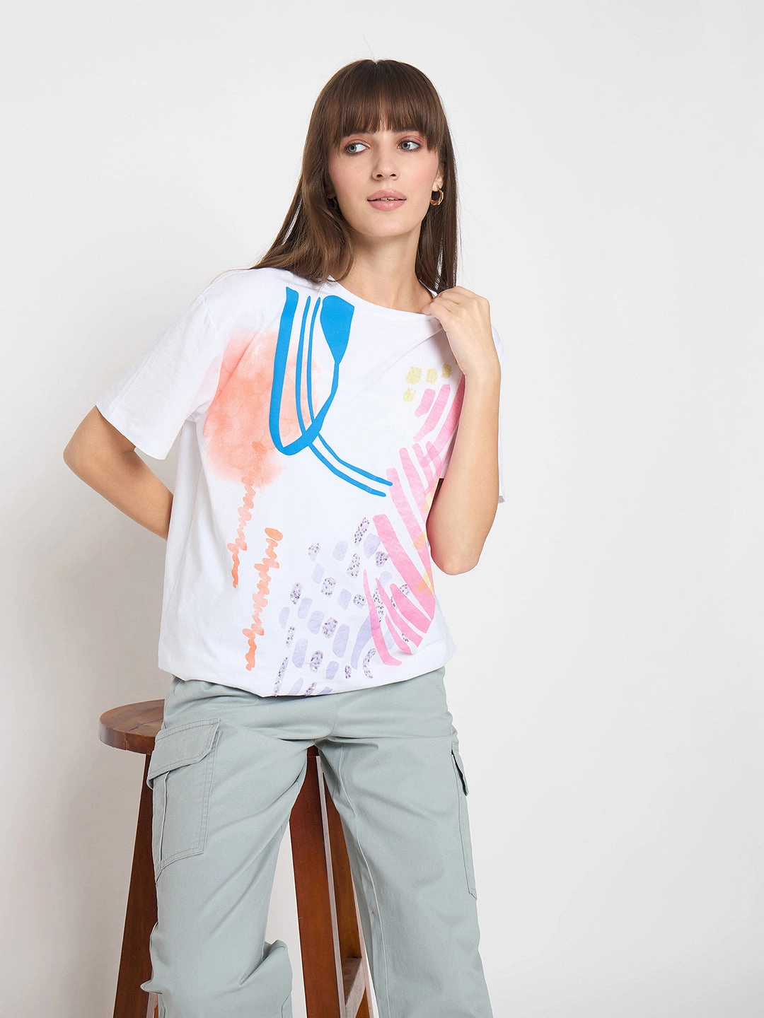 Madame Handwork Detail with Graphic Print White T-shirt Versatile Comfort Wear Chic Casual Wear