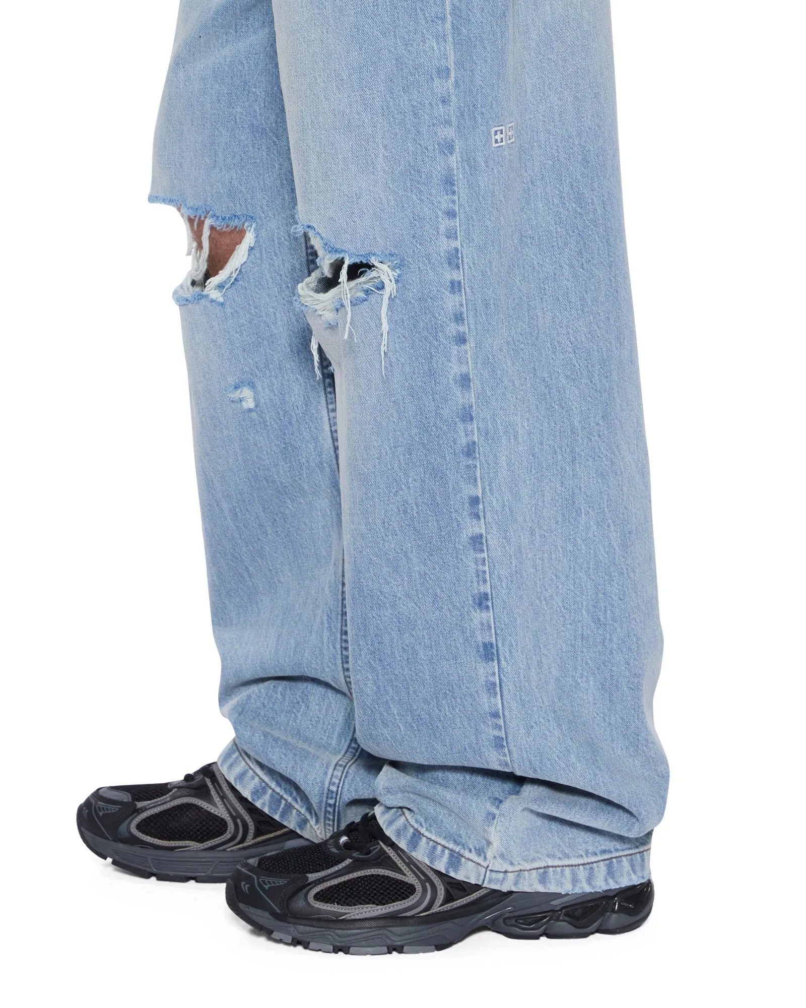 MAXX STRIKER TRASHED Chill Vibes Easy Outfit
