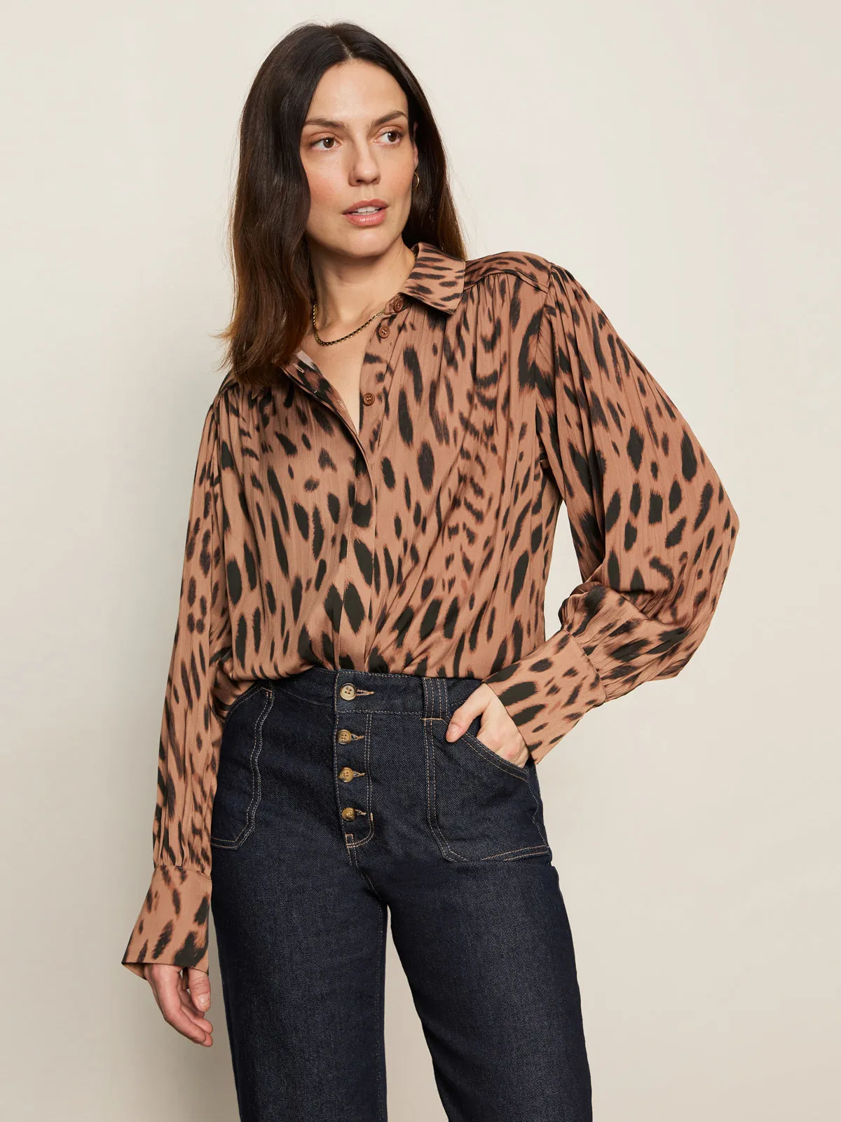 Chill Vibe VintageWash Colette Shirt Mocha Leo