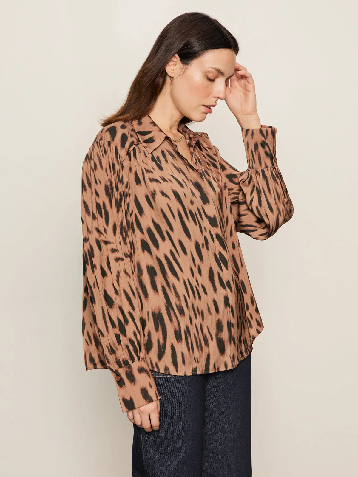Everyday Comfort Style Casual Chic Colette Shirt Mocha Leo