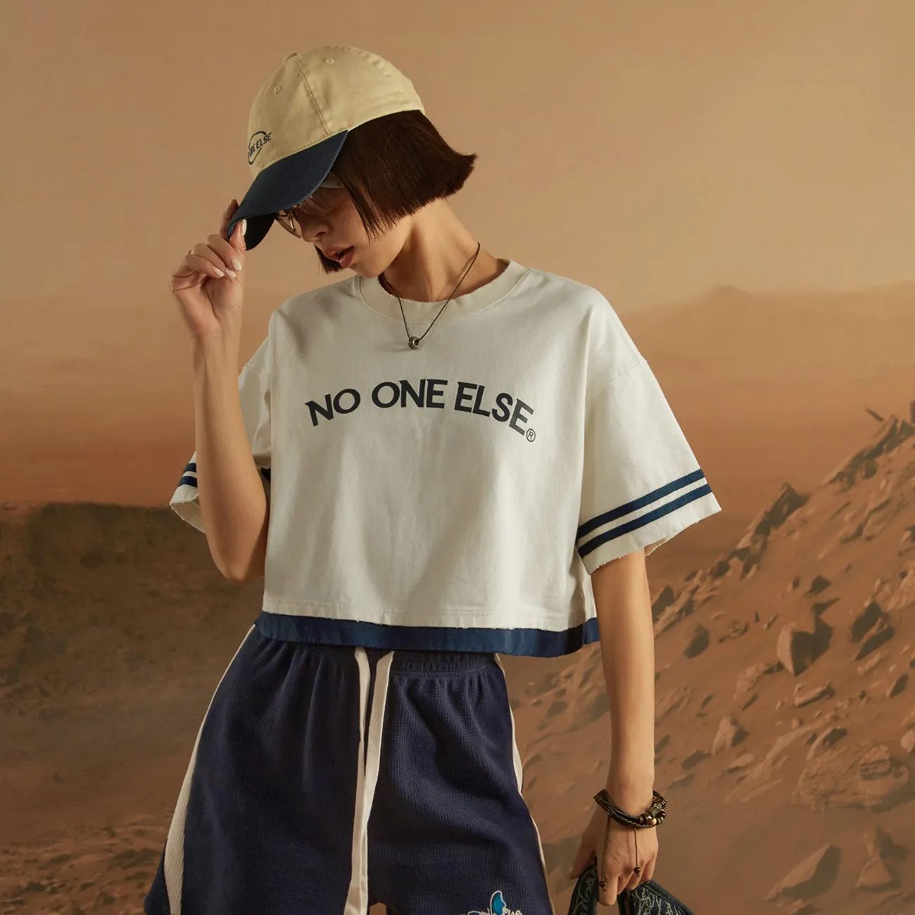 Color Matching Line Cropped T-Shirt