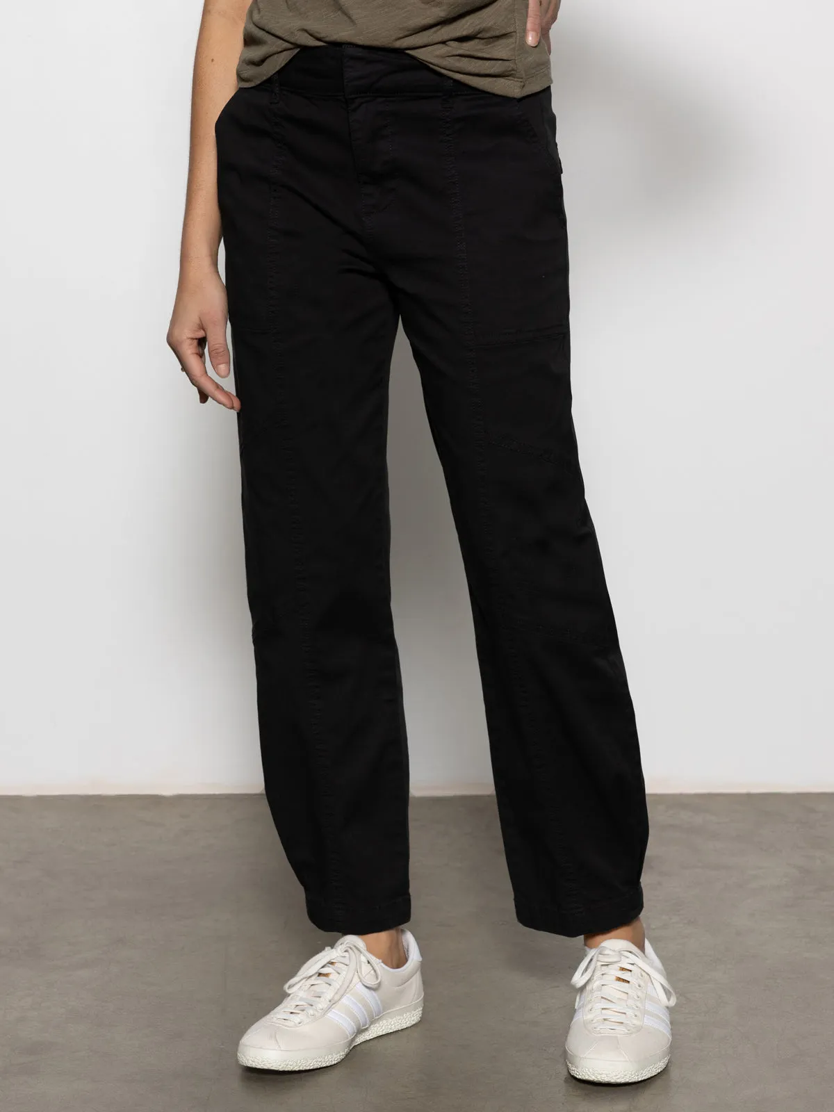 Compact Pack Sahara Tapered Standard Rise Pant Black