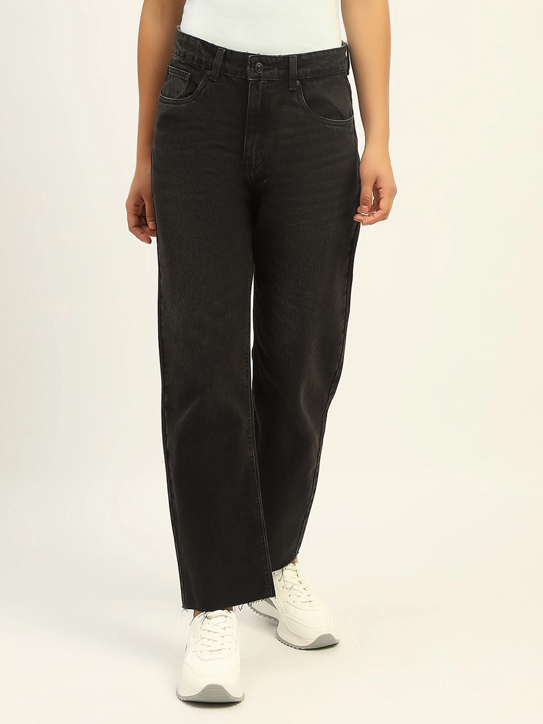 Madame Black Loose Fit Cotton Jeans Cool And Simple
