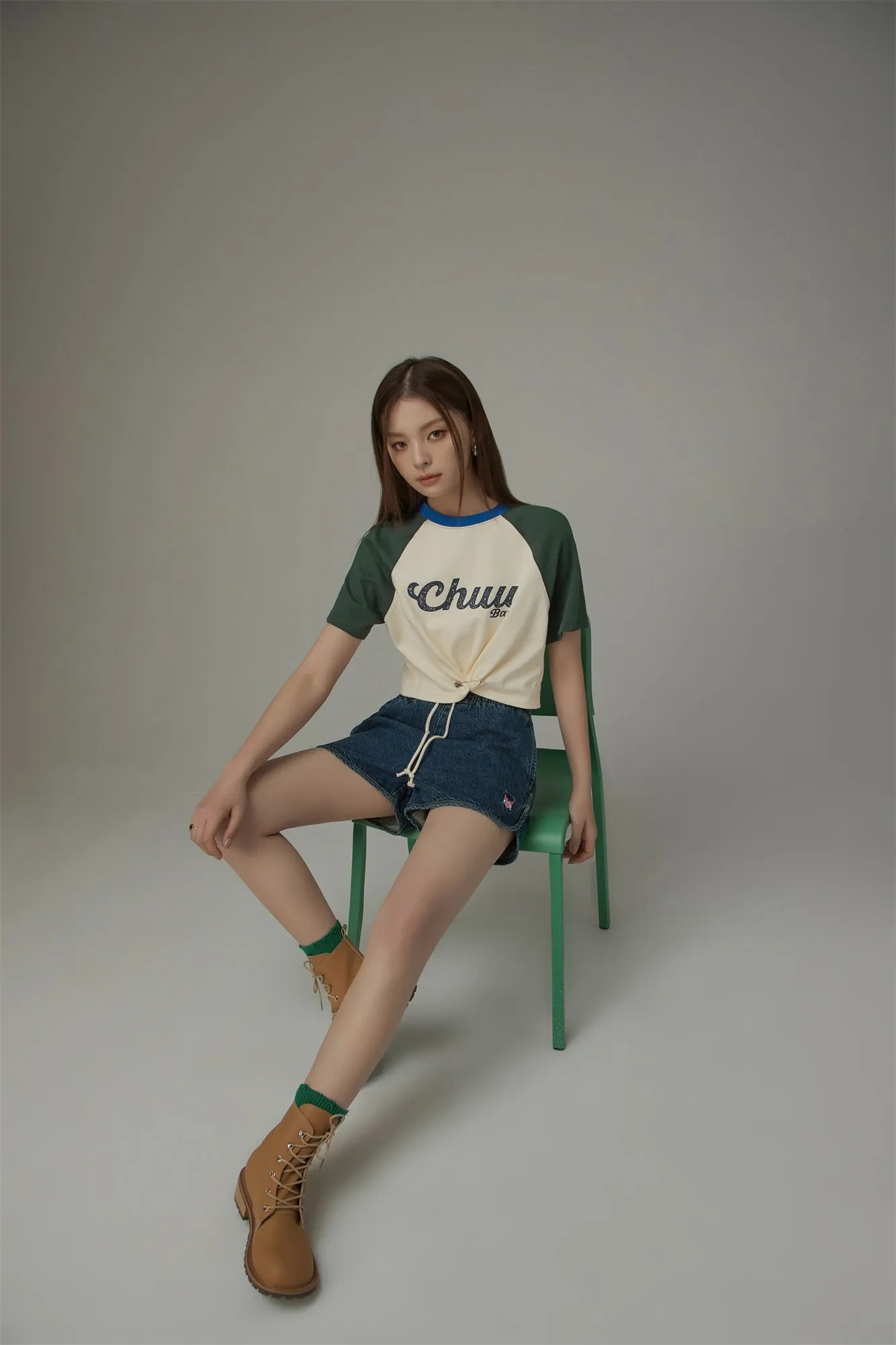 Contrast Raglan Cropped T-Shirt