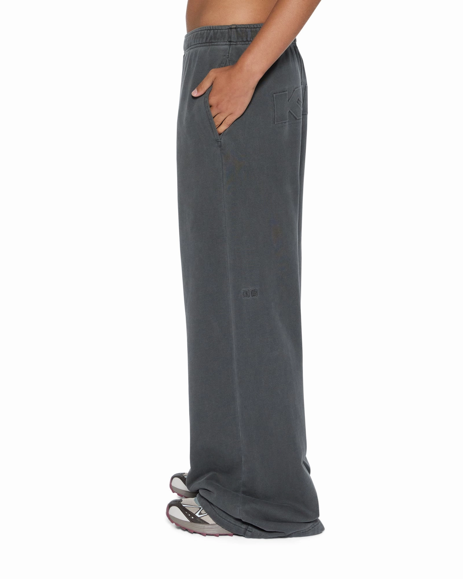 All Around Fit Sporty Layers SOTT ORIGIN TRAKPANT CHARCOAL