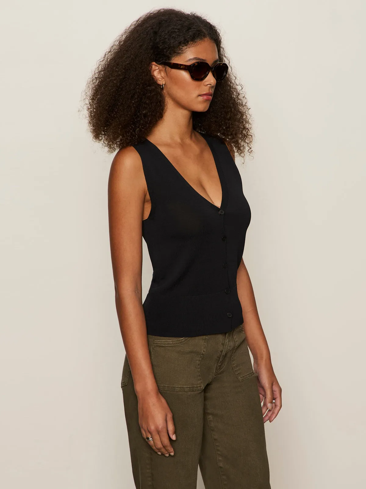 Knitted Button Front Top Black Chafe Free Armhole Flexible Waist