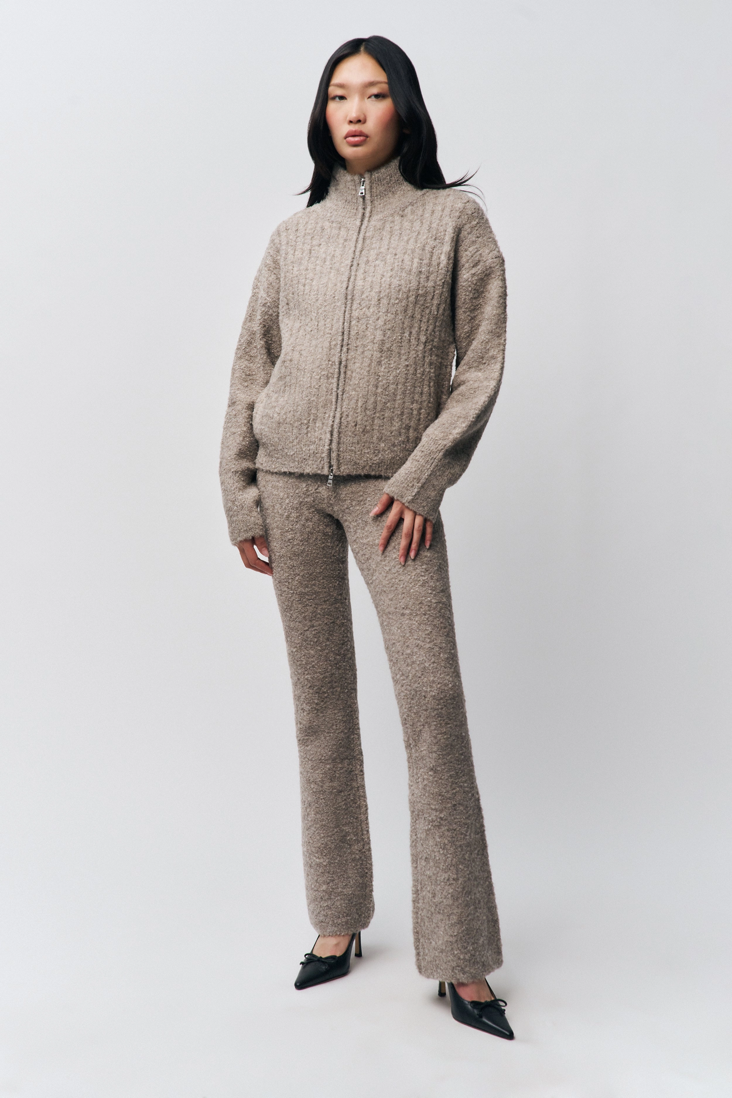 Cozy Loopback Fabric Crisp Texture Peyton Pant