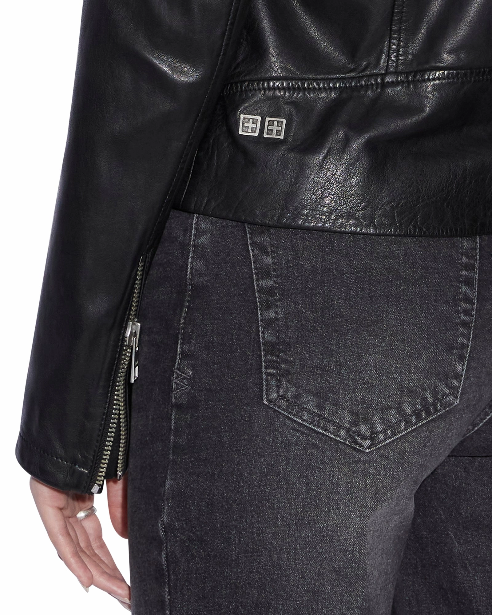 AMPLIFY LEATHER JACKET BLACK tag Everyday Warmth
