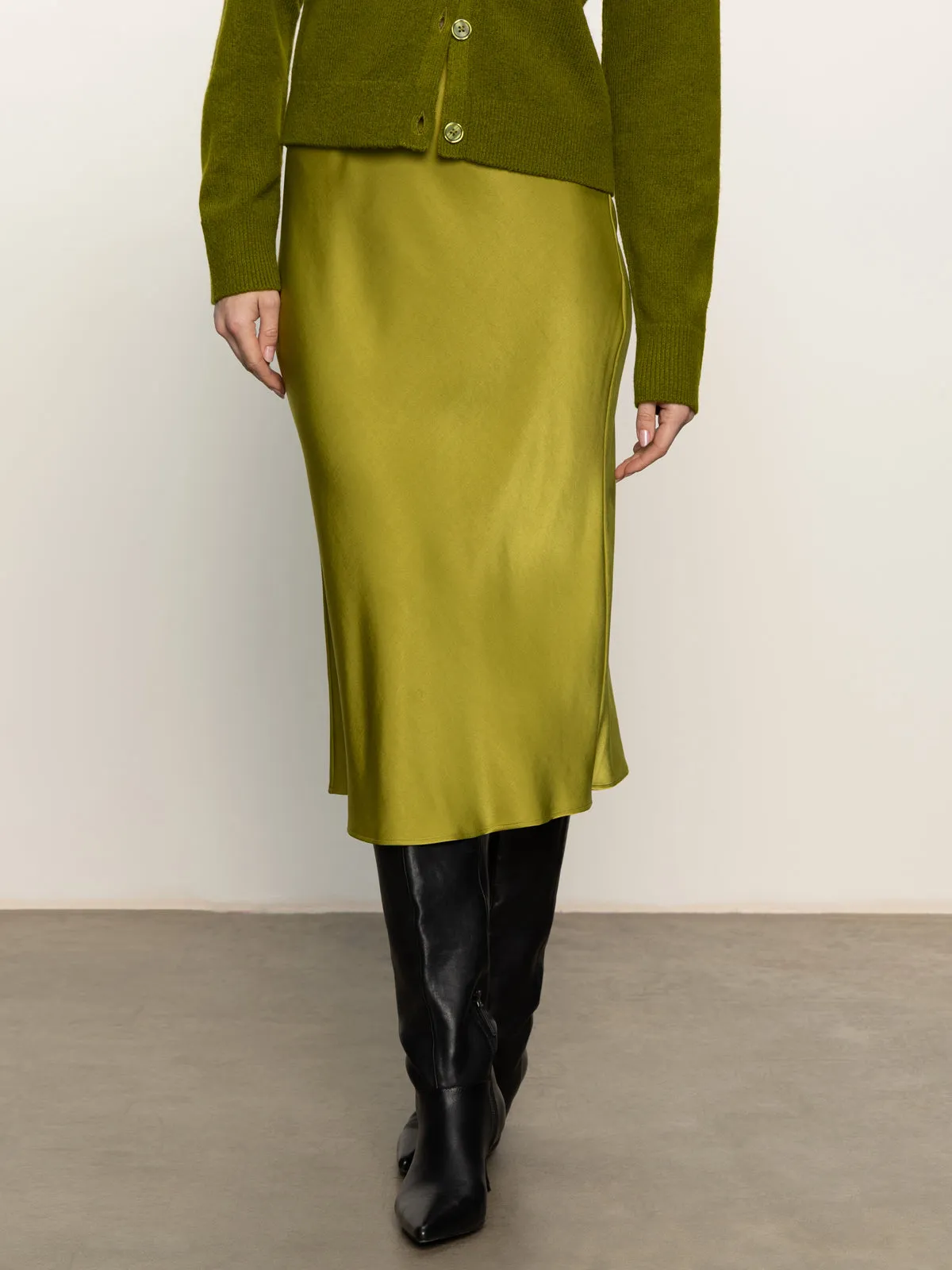 Outfit Ideas Everyday Midi Skirt Martini Olive