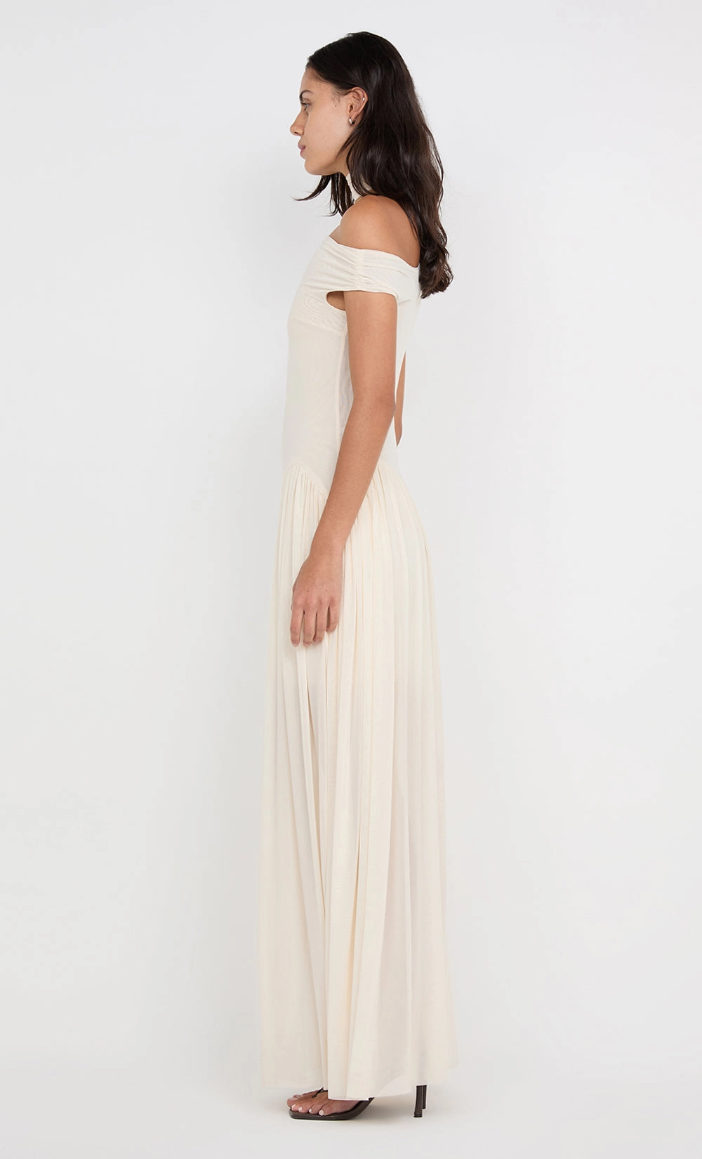 Bright Vibe Polished Wear DEIJA OFFSHOULDER MAXI DRESS - BUTTERCREAM
