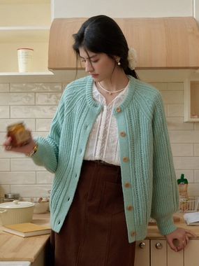 Effortless Style All Fit Look Destiny Round Neck Ribbed Wool Cardigan