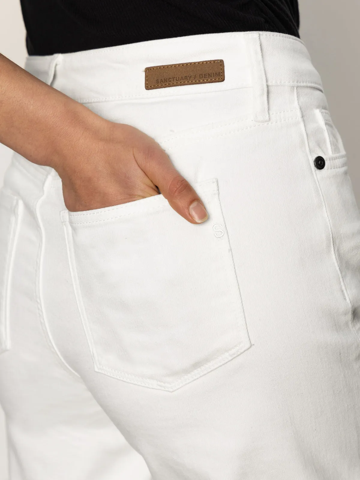 Vintage Wash High Mobility Cuffed Denim Short White