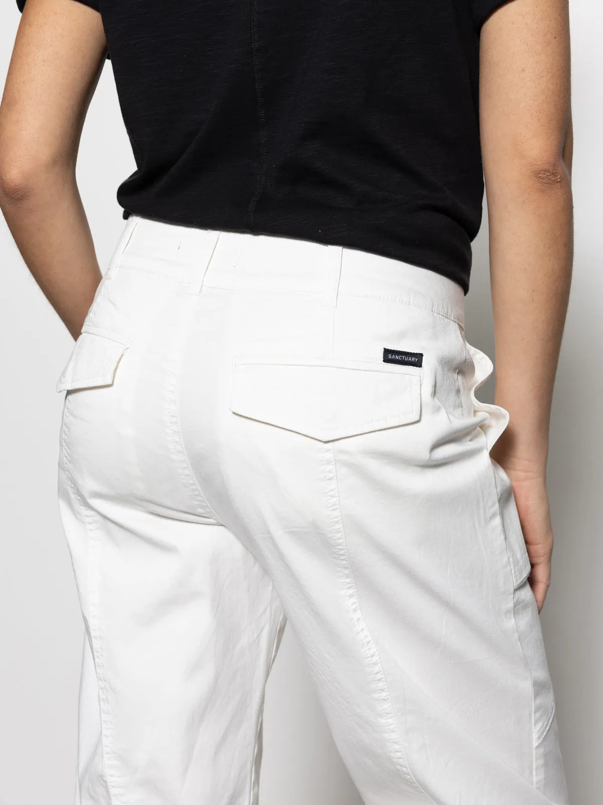 Sahara Tapered Standard Rise Pant Chalk Multi-way wear Simple and Cozy