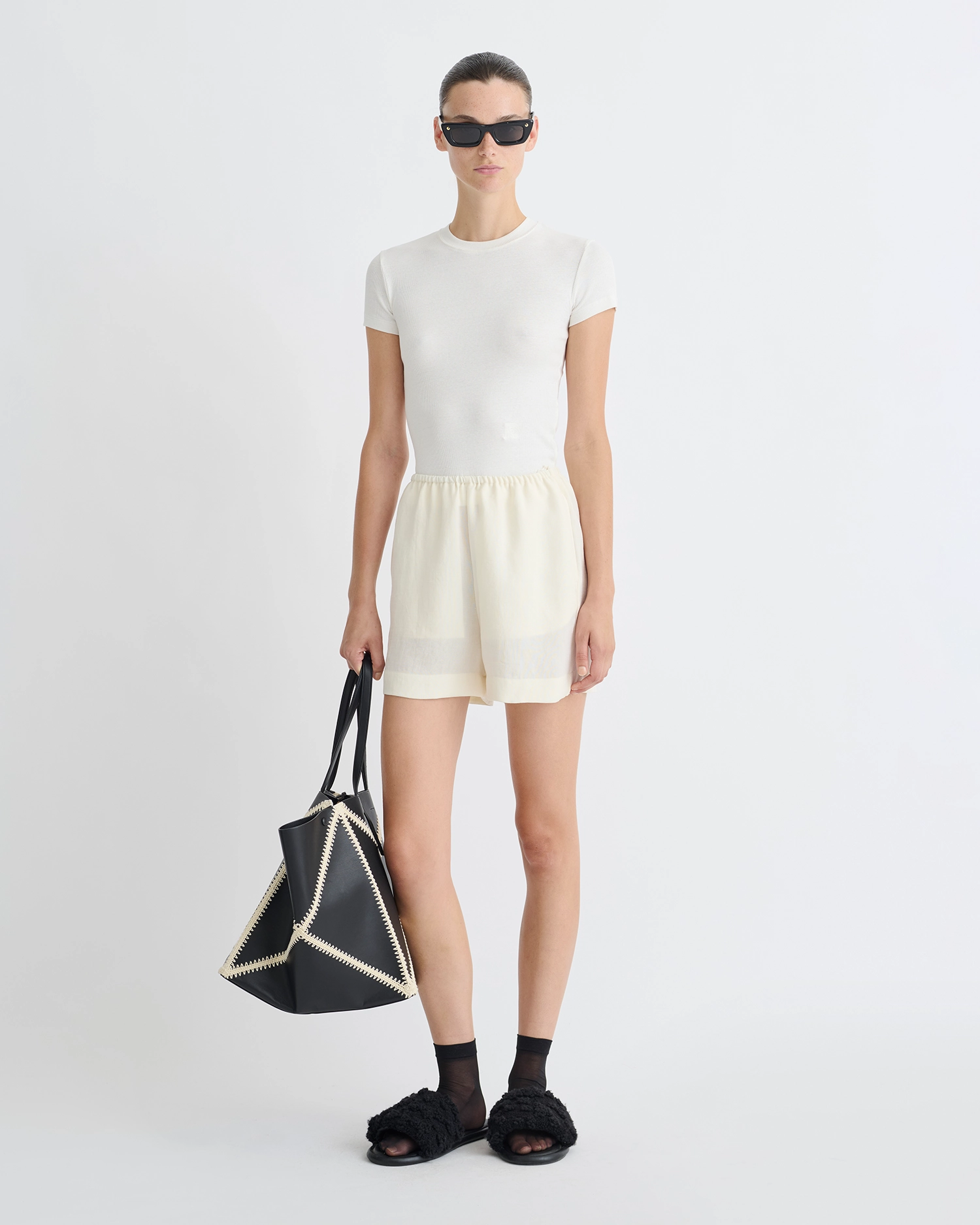Dylla - Tech Linen Shorts - Creme Easy Motion
